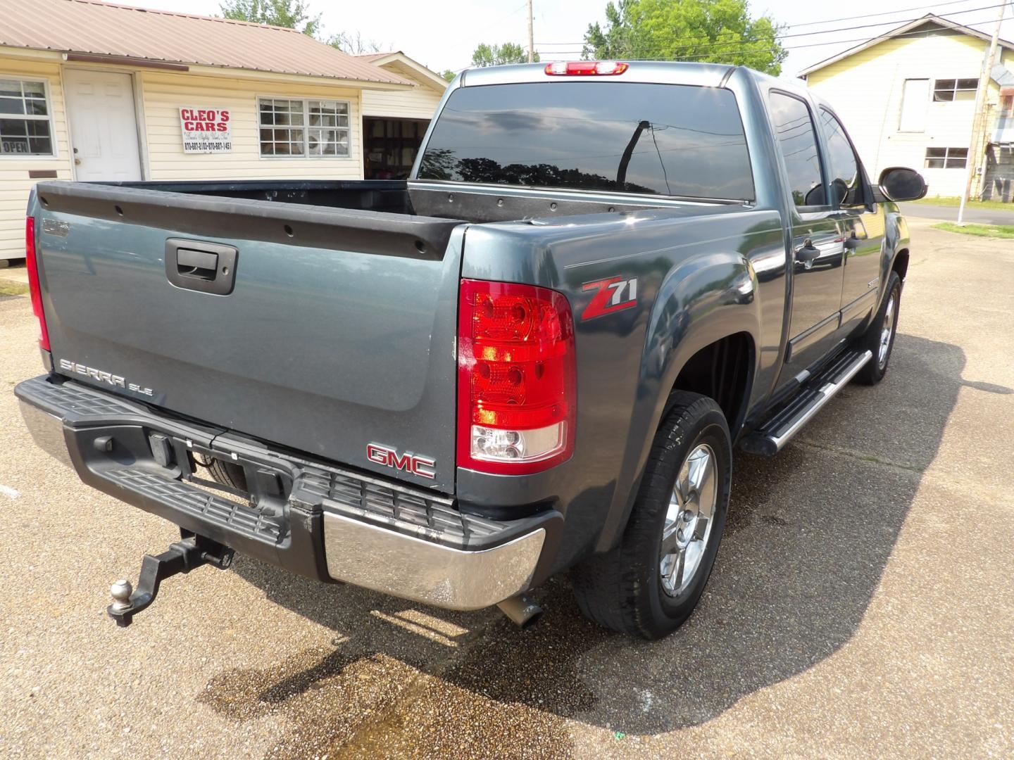 2012 Teal Blue Metallic /Black GMC Sierra 1500 SLE Crew Cab 2WD (3GTP1VE0XCG) with an 5.3L V8 OHV 16V FFV engine, 6-Speed Automatic transmission, located at 401 First NE, Bearden, AR, 71720, (870) 687-3414, 33.726528, -92.611519 - Photo#13