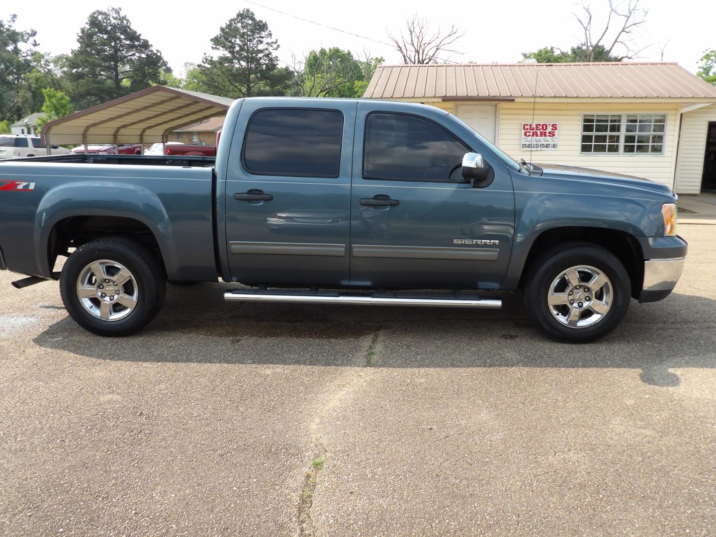 2012 Teal Blue Metallic /Black GMC Sierra 1500 SLE Crew Cab 2WD (3GTP1VE0XCG) with an 5.3L V8 OHV 16V FFV engine, 6-Speed Automatic transmission, located at 401 First NE, Bearden, AR, 71720, (870) 687-3414, 33.726528, -92.611519 - Photo#15