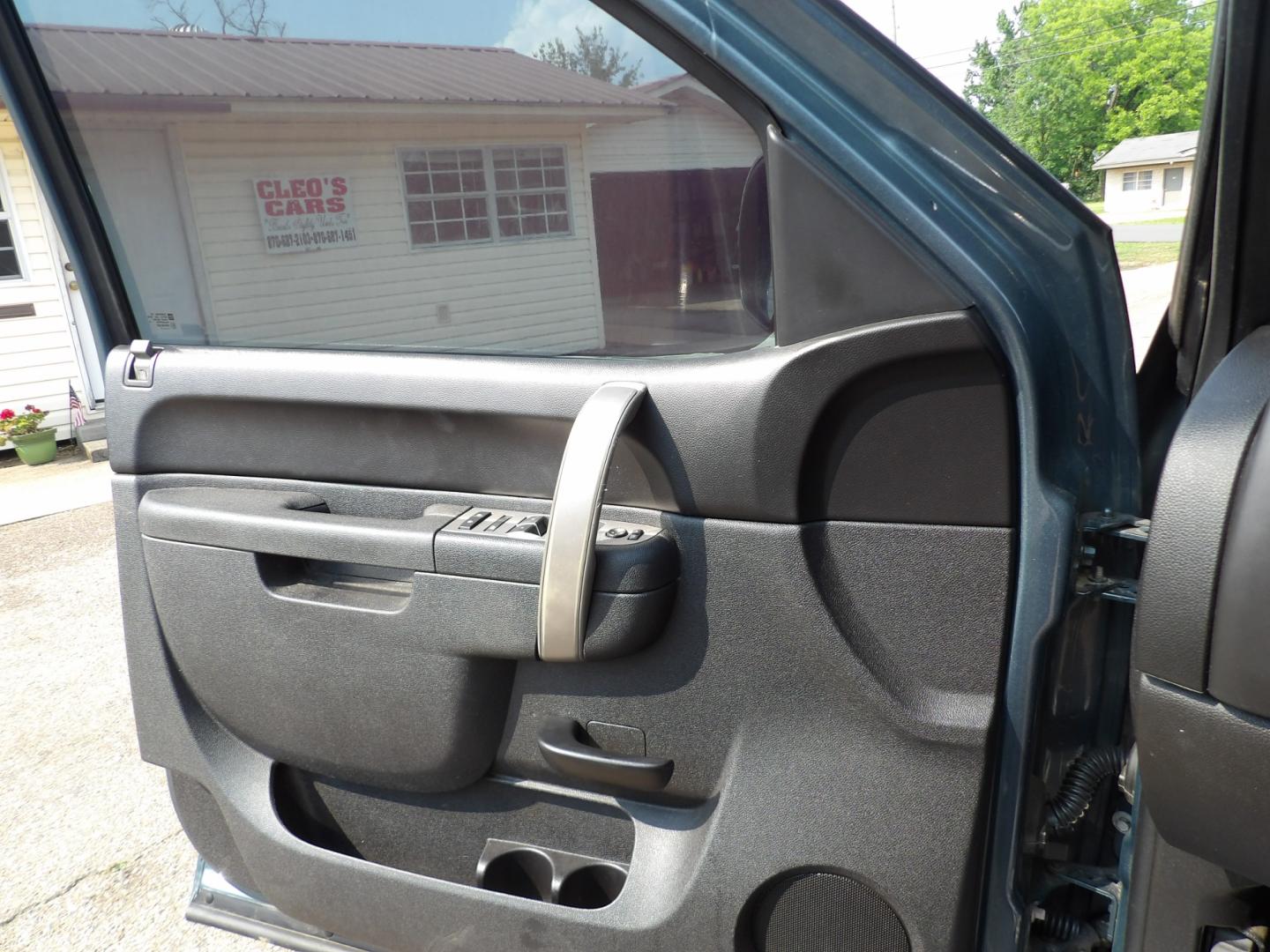 2012 Teal Blue Metallic /Black GMC Sierra 1500 SLE Crew Cab 2WD (3GTP1VE0XCG) with an 5.3L V8 OHV 16V FFV engine, 6-Speed Automatic transmission, located at 401 First NE, Bearden, AR, 71720, (870) 687-3414, 33.726528, -92.611519 - Photo#6