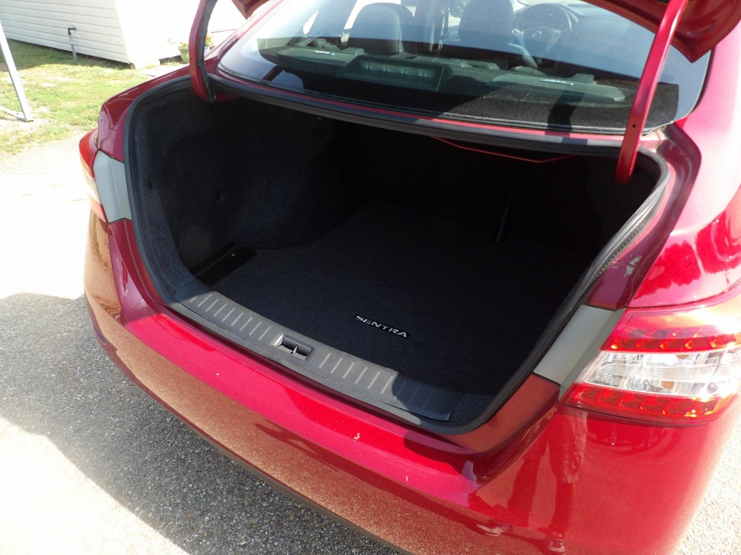 2014 Carmine Red Metallic /Black Nissan Sentra S 6MT (3N1AB7AP5EL) with an 1.8L L4 SFI DOHC 16V engine, 6-Speed Automatic transmission, located at 401 First NE, Bearden, AR, 71720, (870) 687-3414, 33.726528, -92.611519 - Photo#3