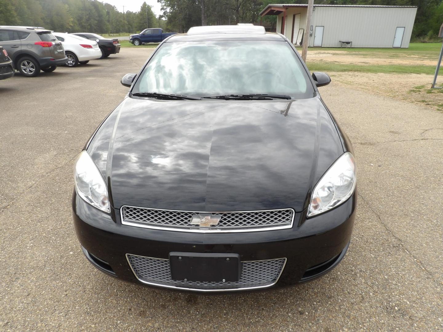 2014 Black /Gray Chevrolet Impala LT (2G1WB5E30E1) with an 3.6L V6 DOHC 16V FFV engine, 6-Speed Automatic transmission, located at 401 First NE, Bearden, AR, 71720, (870) 687-3414, 33.726528, -92.611519 - Photo#18