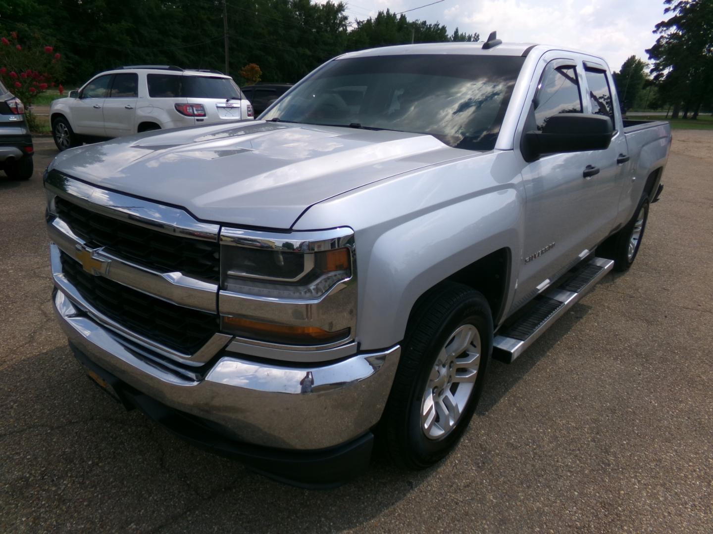 2016 Switchblade Silver /Gray Chevrolet Silverado 1500 Double Cab 2WD (1GCRCNEH8GZ) with an 4.3L V6 OHV 12V engine, 6-speed automatic transmission, located at 401 First NE, Bearden, AR, 71720, (870) 687-3414, 33.726528, -92.611519 - Photo#0