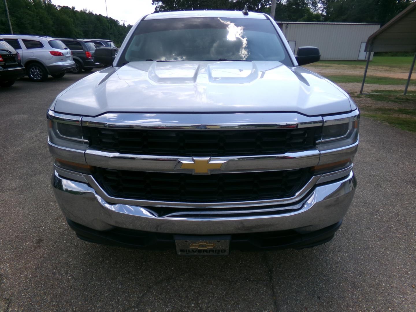 2016 Switchblade Silver /Gray Chevrolet Silverado 1500 Double Cab 2WD (1GCRCNEH8GZ) with an 4.3L V6 OHV 12V engine, 6-speed automatic transmission, located at 401 First NE, Bearden, AR, 71720, (870) 687-3414, 33.726528, -92.611519 - Photo#19