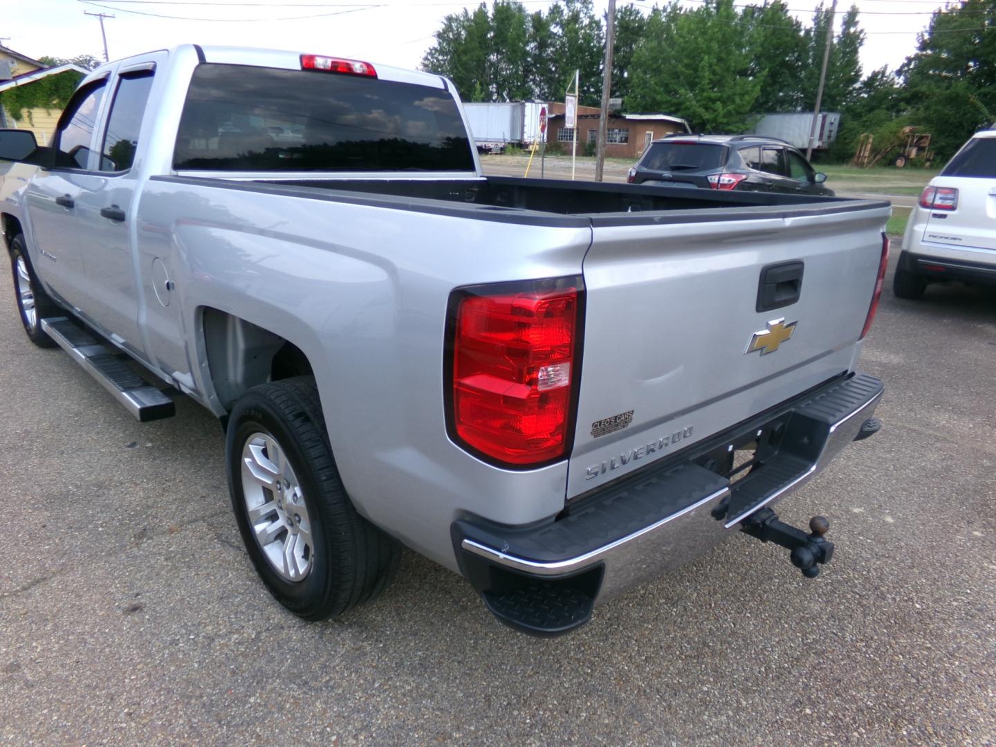 2016 Switchblade Silver /Gray Chevrolet Silverado 1500 Double Cab 2WD (1GCRCNEH8GZ) with an 4.3L V6 OHV 12V engine, 6-speed automatic transmission, located at 401 First NE, Bearden, AR, 71720, (870) 687-3414, 33.726528, -92.611519 - Photo#2