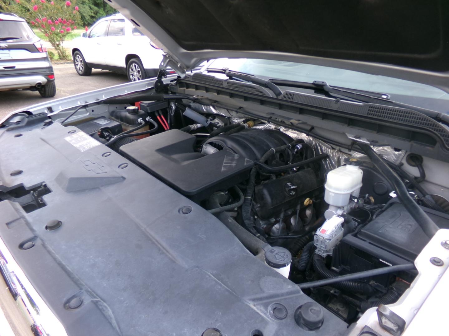 2016 Switchblade Silver /Gray Chevrolet Silverado 1500 Double Cab 2WD (1GCRCNEH8GZ) with an 4.3L V6 OHV 12V engine, 6-speed automatic transmission, located at 401 First NE, Bearden, AR, 71720, (870) 687-3414, 33.726528, -92.611519 - Photo#5