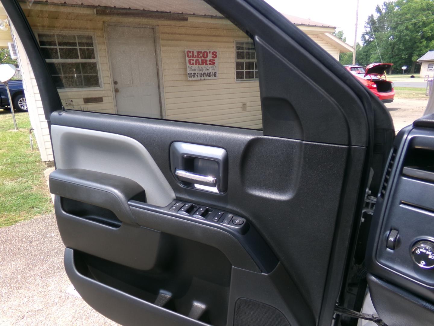 2016 Switchblade Silver /Gray Chevrolet Silverado 1500 Double Cab 2WD (1GCRCNEH8GZ) with an 4.3L V6 OHV 12V engine, 6-speed automatic transmission, located at 401 First NE, Bearden, AR, 71720, (870) 687-3414, 33.726528, -92.611519 - Photo#6