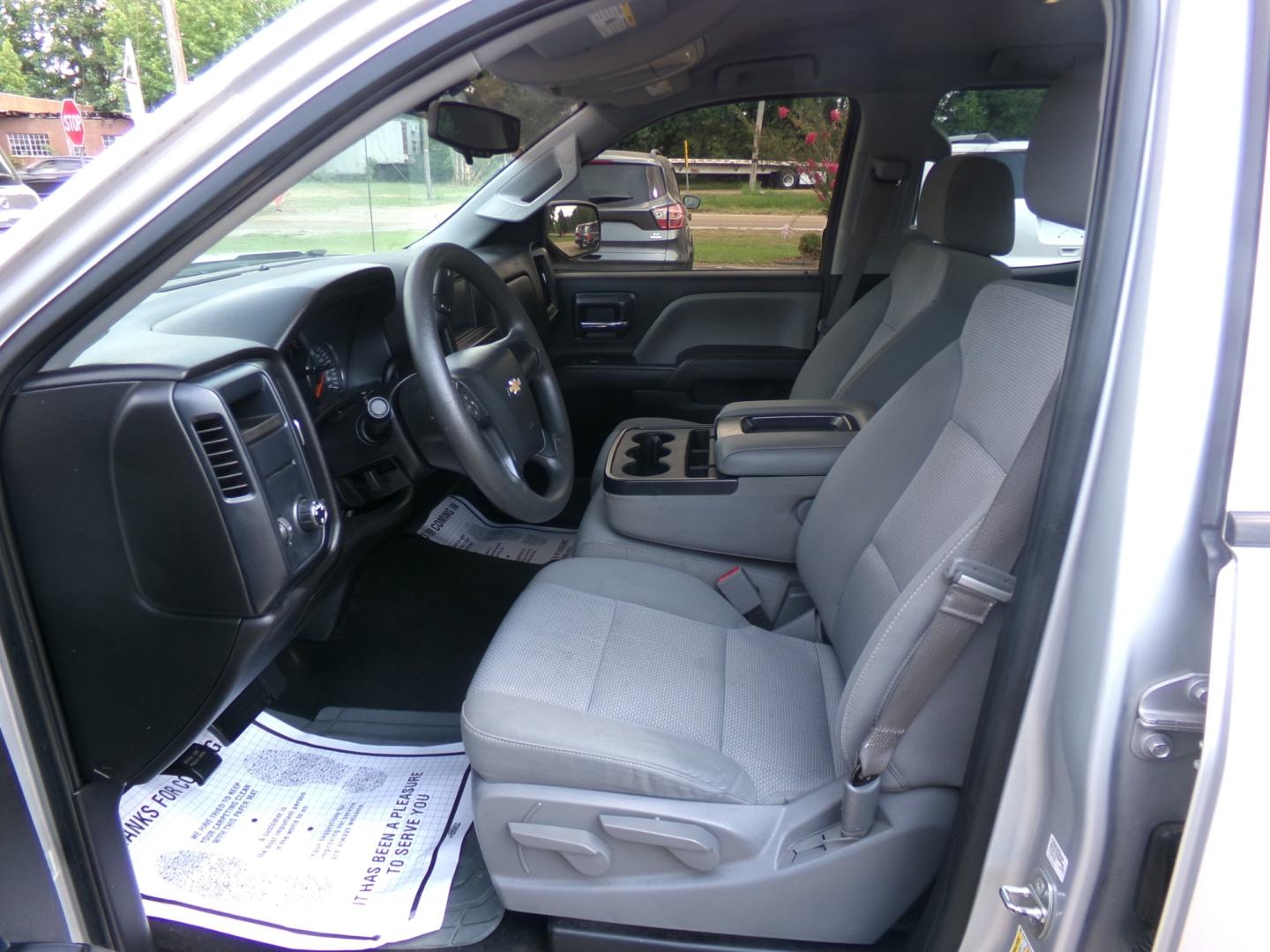 2016 Switchblade Silver /Gray Chevrolet Silverado 1500 Double Cab 2WD (1GCRCNEH8GZ) with an 4.3L V6 OHV 12V engine, 6-speed automatic transmission, located at 401 First NE, Bearden, AR, 71720, (870) 687-3414, 33.726528, -92.611519 - Photo#7