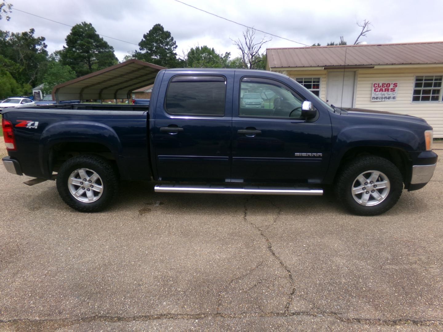 2012 Luxo Blue Metallic /Tan GMC Sierra 1500 SLE (3GTP2VE70CG) with an 5.3L V8 engine, Automatic transmission, located at 401 First NE, Bearden, AR, 71720, (870) 687-3414, 33.726528, -92.611519 - Photo#16