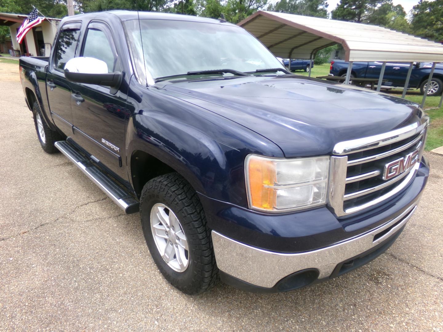 2012 Luxo Blue Metallic /Tan GMC Sierra 1500 SLE (3GTP2VE70CG) with an 5.3L V8 engine, Automatic transmission, located at 401 First NE, Bearden, AR, 71720, (870) 687-3414, 33.726528, -92.611519 - Photo#18