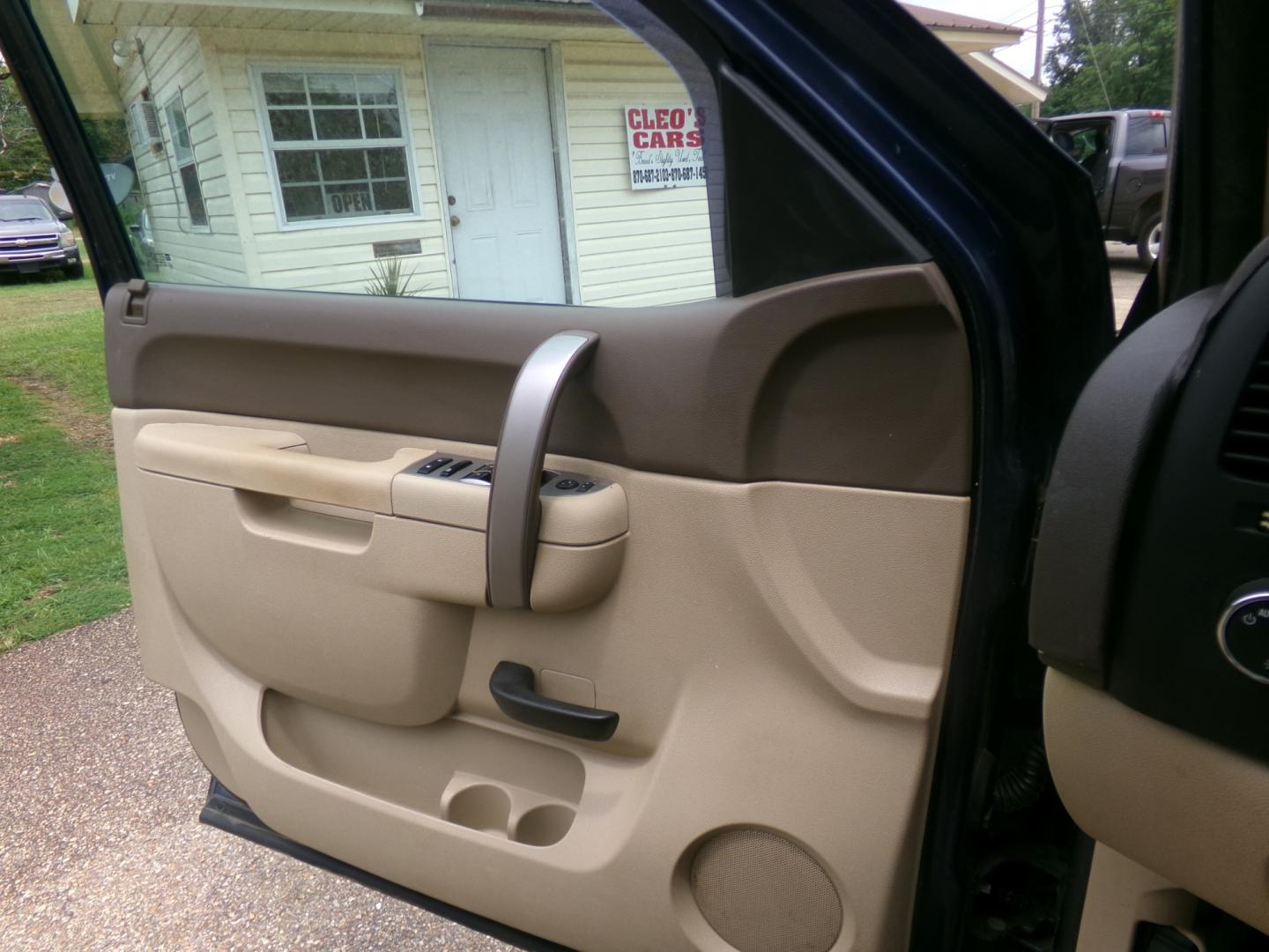 2012 Luxo Blue Metallic /Tan GMC Sierra 1500 SLE (3GTP2VE70CG) with an 5.3L V8 engine, Automatic transmission, located at 401 First NE, Bearden, AR, 71720, (870) 687-3414, 33.726528, -92.611519 - Photo#4