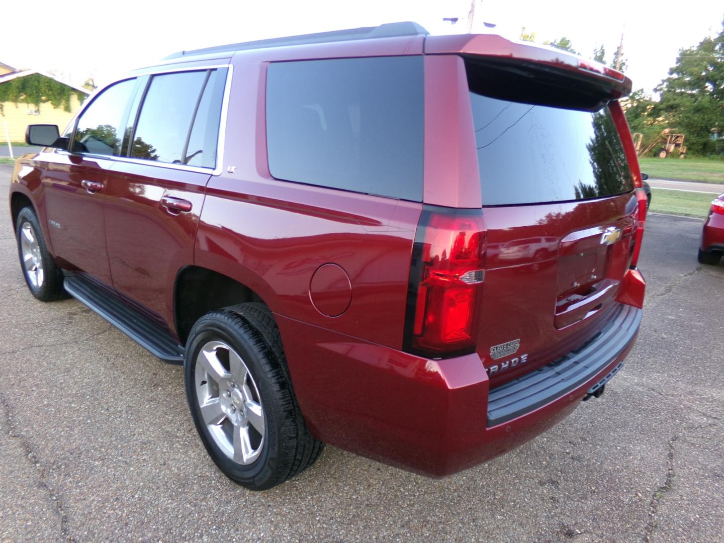 2016 Crystal Claret Tincoat /Tan Chevrolet Tahoe LT (1GNSKBKC9GR) with an 5.3L V8 engine, Automatic transmission, located at 401 First NE, Bearden, AR, 71720, (870) 687-3414, 33.726528, -92.611519 - Photo#2