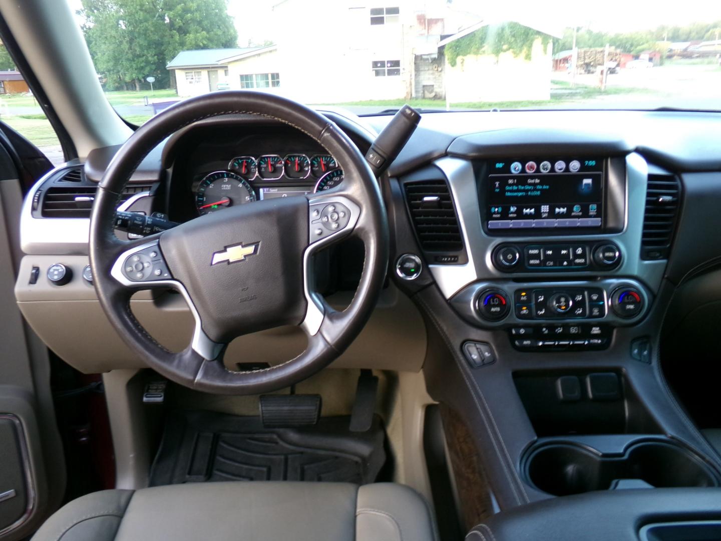 2016 Crystal Claret Tincoat /Tan Chevrolet Tahoe LT (1GNSKBKC9GR) with an 5.3L V8 engine, Automatic transmission, located at 401 First NE, Bearden, AR, 71720, (870) 687-3414, 33.726528, -92.611519 - Photo#26