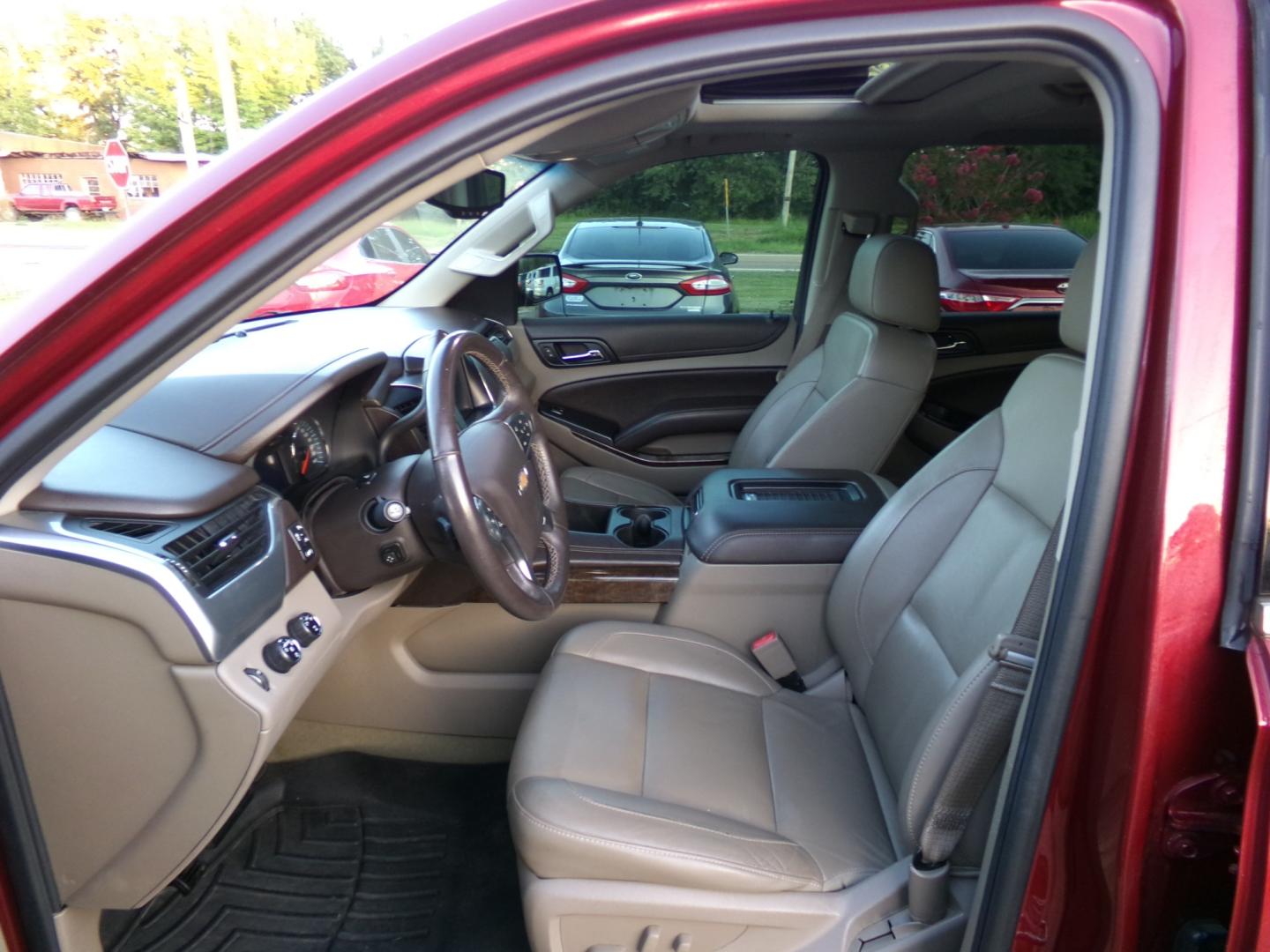 2016 Crystal Claret Tincoat /Tan Chevrolet Tahoe LT (1GNSKBKC9GR) with an 5.3L V8 engine, Automatic transmission, located at 401 First NE, Bearden, AR, 71720, (870) 687-3414, 33.726528, -92.611519 - Photo#9