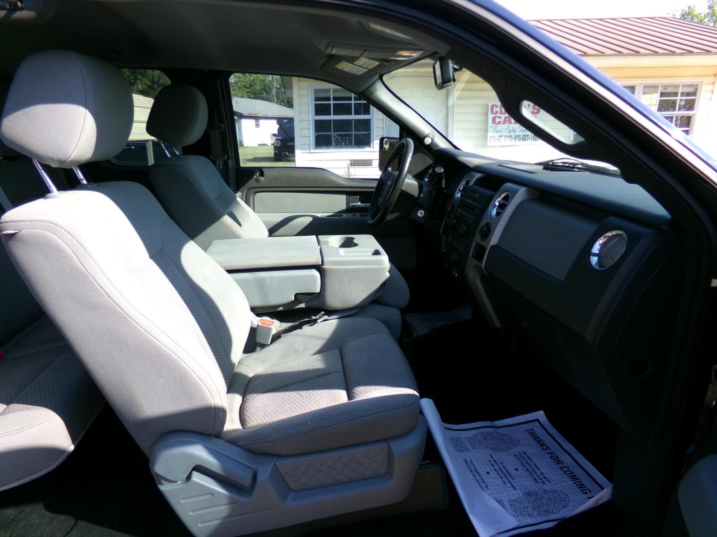 2012 Dark Blue Pearl /Gray Ford F-150 XLT (1FTEX1CM8CK) with an 3.7L engine, 6-speed automatic transmission, located at 401 First NE, Bearden, AR, 71720, (870) 687-3414, 33.726528, -92.611519 - Photo#18