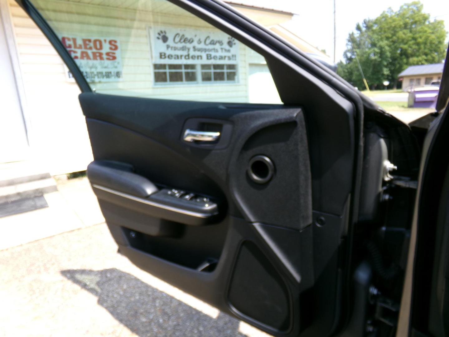 2012 Dodge Charger Police (2C3CDXAG4CH) with an 3.6L V6 DOHC 24V engine, 5-Speed Automatic transmission, located at 401 First NE, Bearden, AR, 71720, (870) 687-3414, 33.726528, -92.611519 - Photo#6