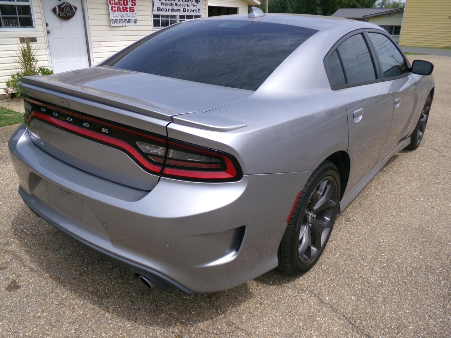 2018 Dodge Charger SXT (2C3CDXHG9JH) with an 3.6L V6 DOHC 24V engine, 8A transmission, located at 401 First NE, Bearden, AR, 71720, (870) 687-3414, 33.726528, -92.611519 - Photo#2