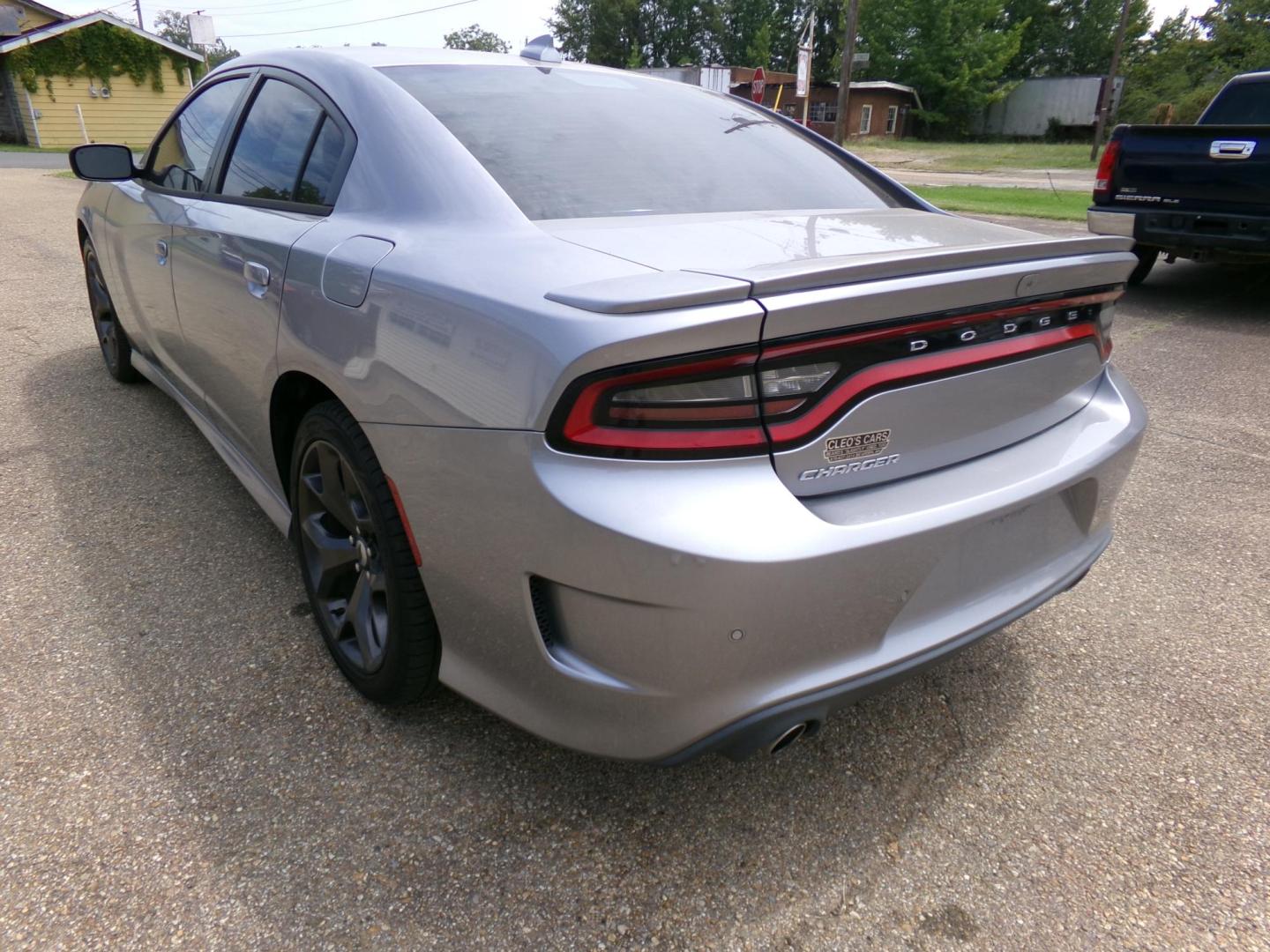 2018 Dodge Charger SXT (2C3CDXHG9JH) with an 3.6L V6 DOHC 24V engine, 8A transmission, located at 401 First NE, Bearden, AR, 71720, (870) 687-3414, 33.726528, -92.611519 - Photo#26