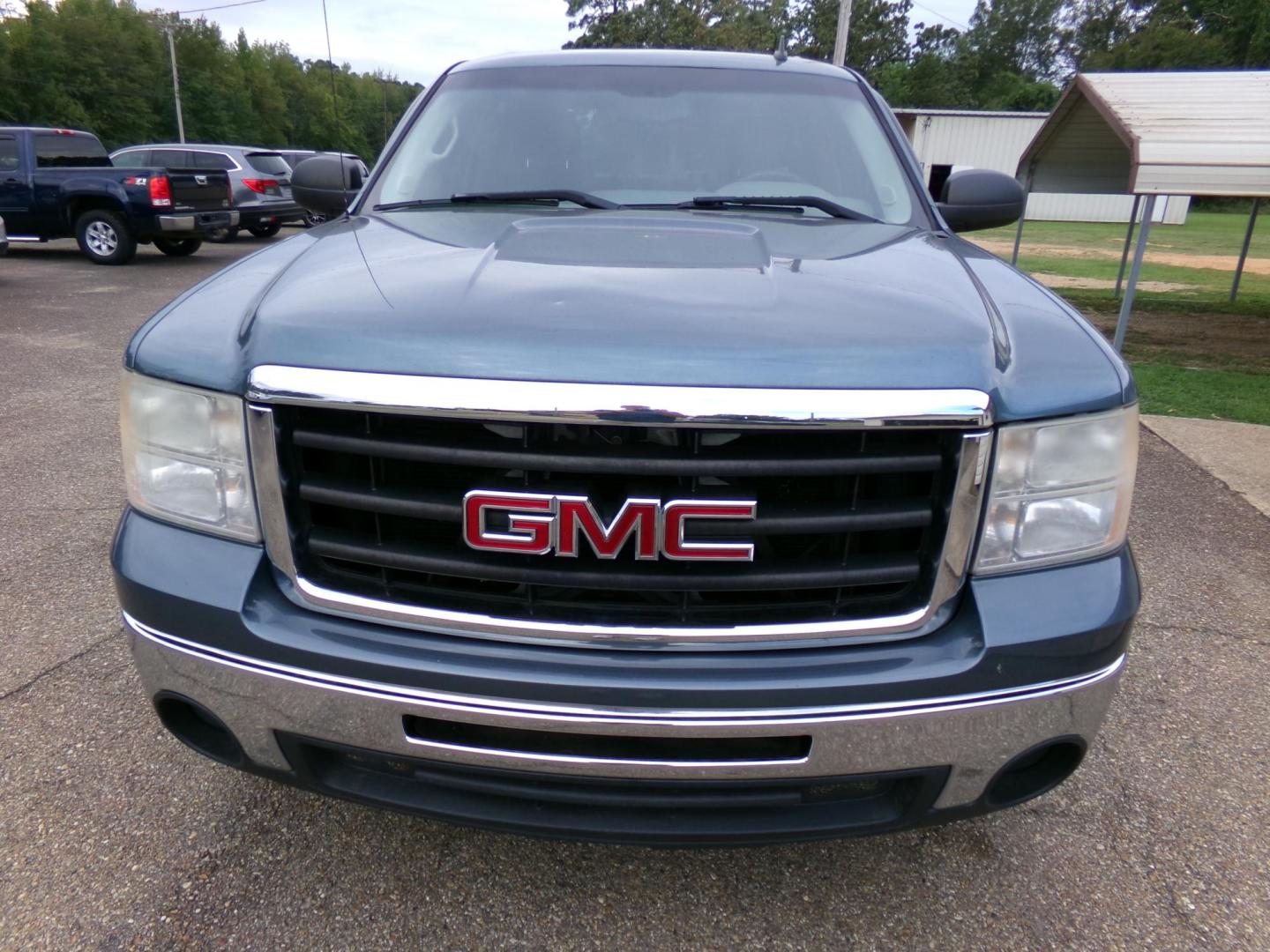 2010 GMC Sierra 1500 SL Crew Cab 2WD (3GTRCUEA9AG) with an 4.8L V8 OHV 16V engine, 4-Speed Automatic transmission, located at 401 First NE, Bearden, AR, 71720, (870) 687-3414, 33.726528, -92.611519 - Photo#19