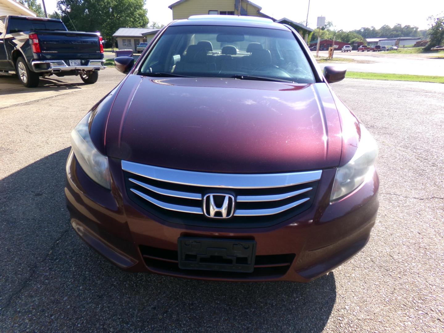 2011 Burgandy /Tan Honda Accord EX-L Sedan AT (1HGCP2F8XBA) with an 2.4L L4 DOHC 16V engine, 5-Speed Automatic transmission, located at 401 First NE, Bearden, AR, 71720, (870) 687-3414, 33.726528, -92.611519 - Photo#20