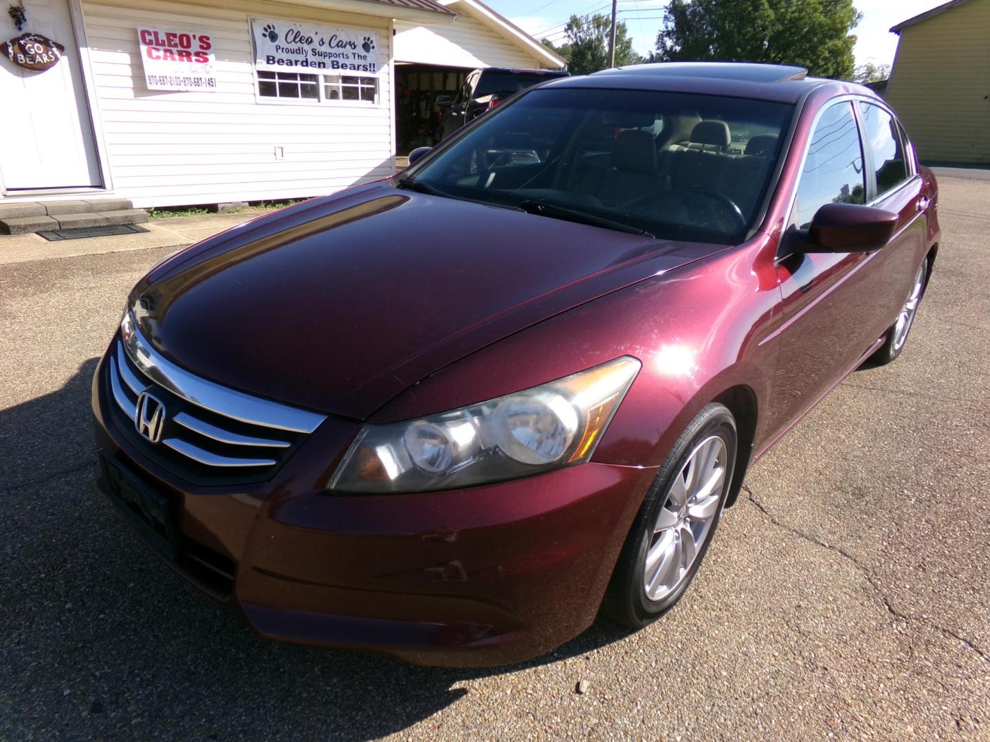 2011 Burgandy /Tan Honda Accord EX-L Sedan AT (1HGCP2F8XBA) with an 2.4L L4 DOHC 16V engine, 5-Speed Automatic transmission, located at 401 First NE, Bearden, AR, 71720, (870) 687-3414, 33.726528, -92.611519 - Photo#21