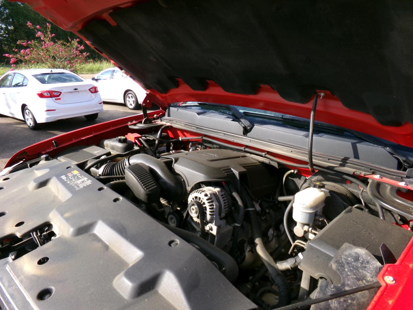 2011 Bright Red /Tan Chevrolet Silverado 1500 LT Ext. Cab 2WD (1GCRCSE04BZ) with an 5.3L V8 OHV 16V FFV engine, 4-Speed Automatic transmission, located at 401 First NE, Bearden, AR, 71720, (870) 687-3414, 33.726528, -92.611519 - Photo#4