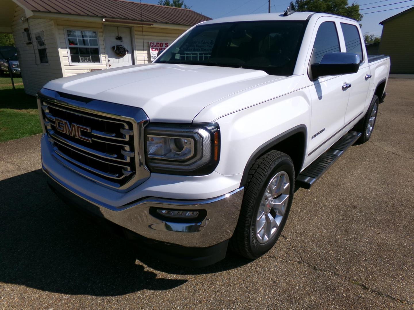 2017 Olympic White /Tan GMC Sierra 1500 SLT Crew Cab Long Box 2WD (3GTP1NEC0HG) with an 5.3L V8 OHV 16V engine, 6A transmission, located at 401 First NE, Bearden, AR, 71720, (870) 687-3414, 33.726528, -92.611519 - Photo#0