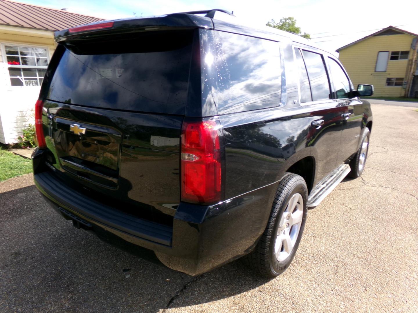 2015 Black /Black Chevrolet Tahoe LT 4WD (1GNSKBKCXFR) with an 5.3L V8 OHV 16V engine, 6-Speed Automatic transmission, located at 401 First NE, Bearden, AR, 71720, (870) 687-3414, 33.726528, -92.611519 - CARFAX-CERTIFIED ONE OWNER! - Photo#30