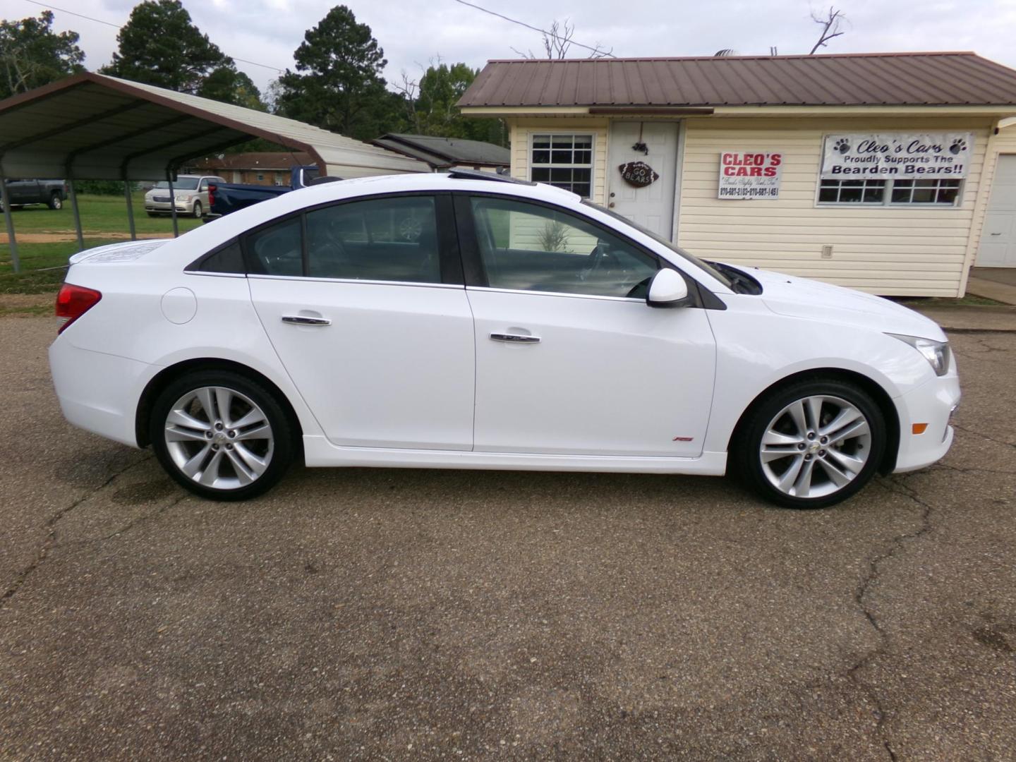 2015 Olympic White /Black Chevrolet Cruze LTZ Auto (1G1PG5SB2F7) with an 1.4L L4 DOHC 16V TURBO engine, 6-Speed Automatic transmission, located at 401 First NE, Bearden, AR, 71720, (870) 687-3414, 33.726528, -92.611519 - Photo#21