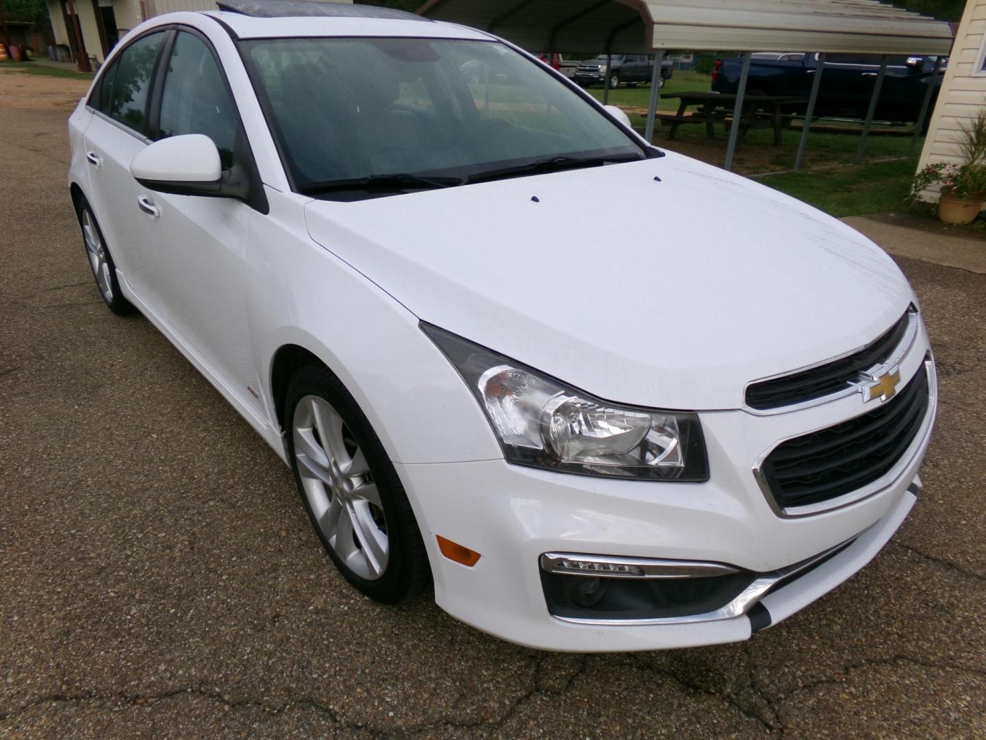 2015 Olympic White /Black Chevrolet Cruze LTZ Auto (1G1PG5SB2F7) with an 1.4L L4 DOHC 16V TURBO engine, 6-Speed Automatic transmission, located at 401 First NE, Bearden, AR, 71720, (870) 687-3414, 33.726528, -92.611519 - Photo#23