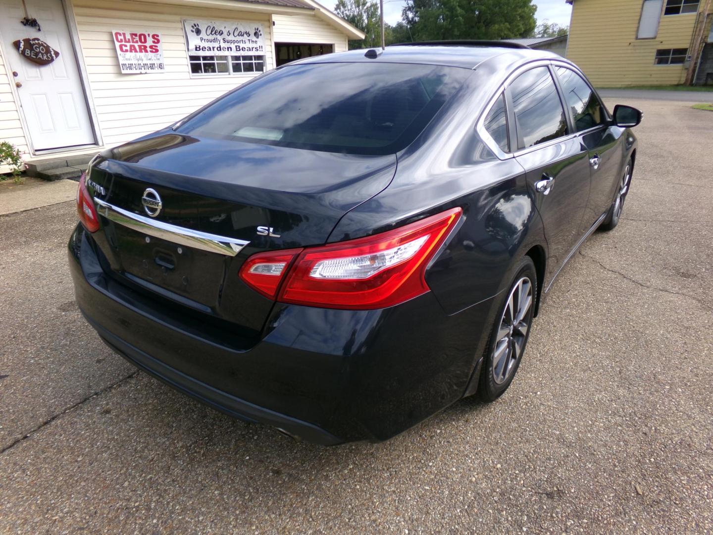 2017 Dark Blue Metallic /Tan Nissan Altima 2.5 SL (1N4AL3AP8HC) with an 2.5L L4 DOHC 16V engine, CVT transmission, located at 401 First NE, Bearden, AR, 71720, (870) 687-3414, 33.726528, -92.611519 - Photo#22