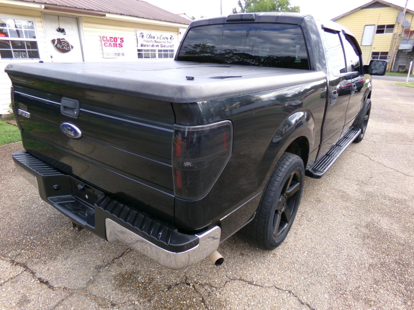 2010 Black /Tan Ford F-150 XLT SuperCrew 5.5-ft. Bed 2WD (1FTEW1C82AK) with an 4.6L V8 SOHC 24V engine, 4-Speed Automatic transmission, located at 401 First NE, Bearden, AR, 71720, (870) 687-3414, 33.726528, -92.611519 - Photo#18