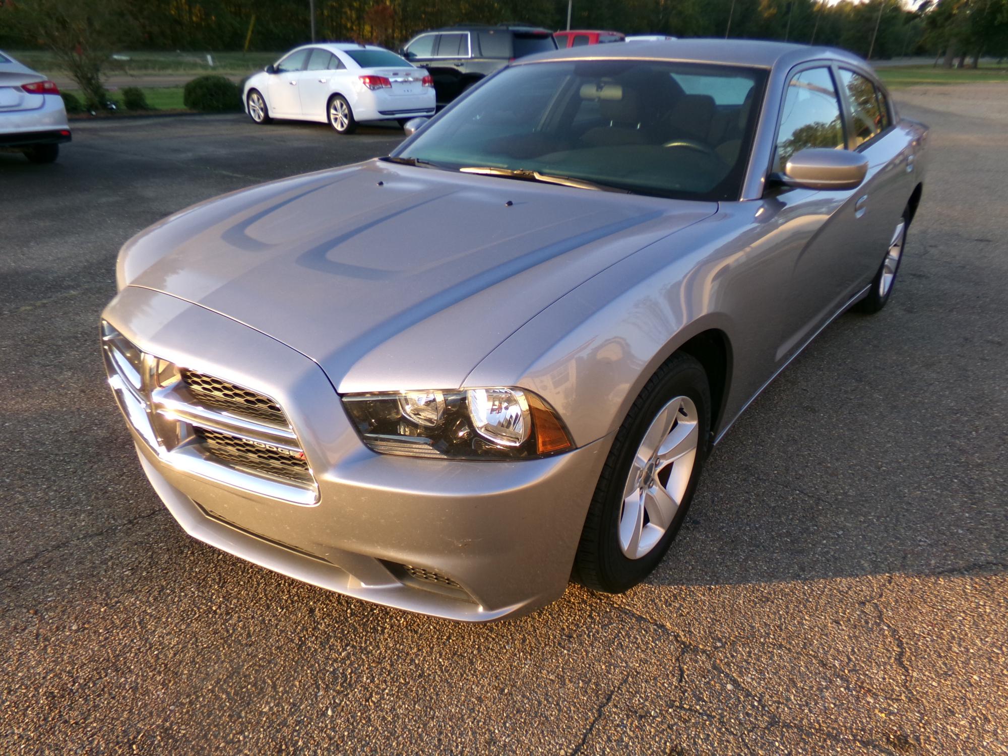 photo of 2014 Dodge Charger SE