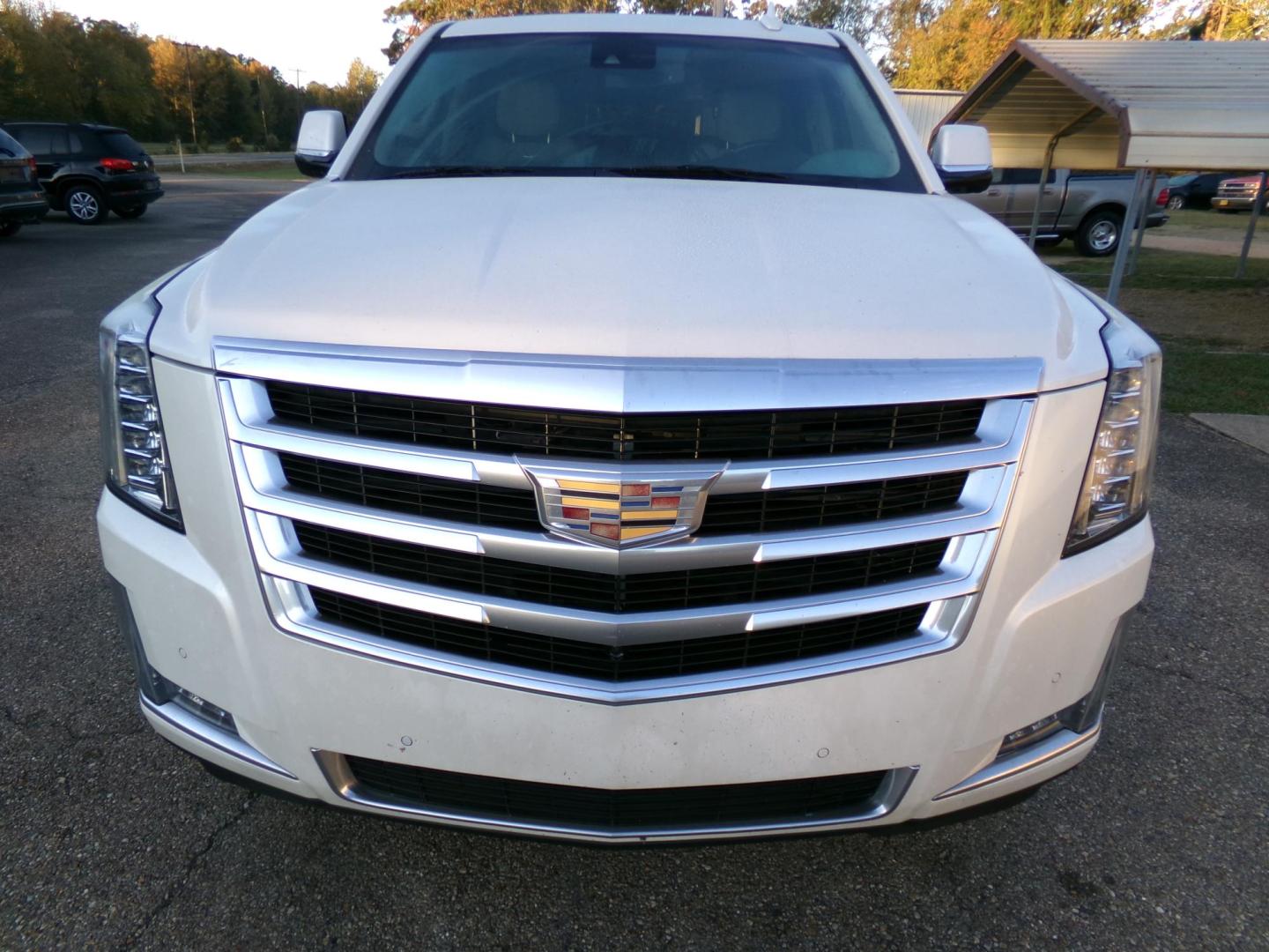 2015 White Diamond Pearl /Tan Cadillac Escalade Luxury 2WD (1GYS3MKJXFR) with an 6.2L V8 OHV 16V FFV engine, 8-Speed Automatic transmission, located at 401 First NE, Bearden, AR, 71720, (870) 687-3414, 33.726528, -92.611519 - Photo#26