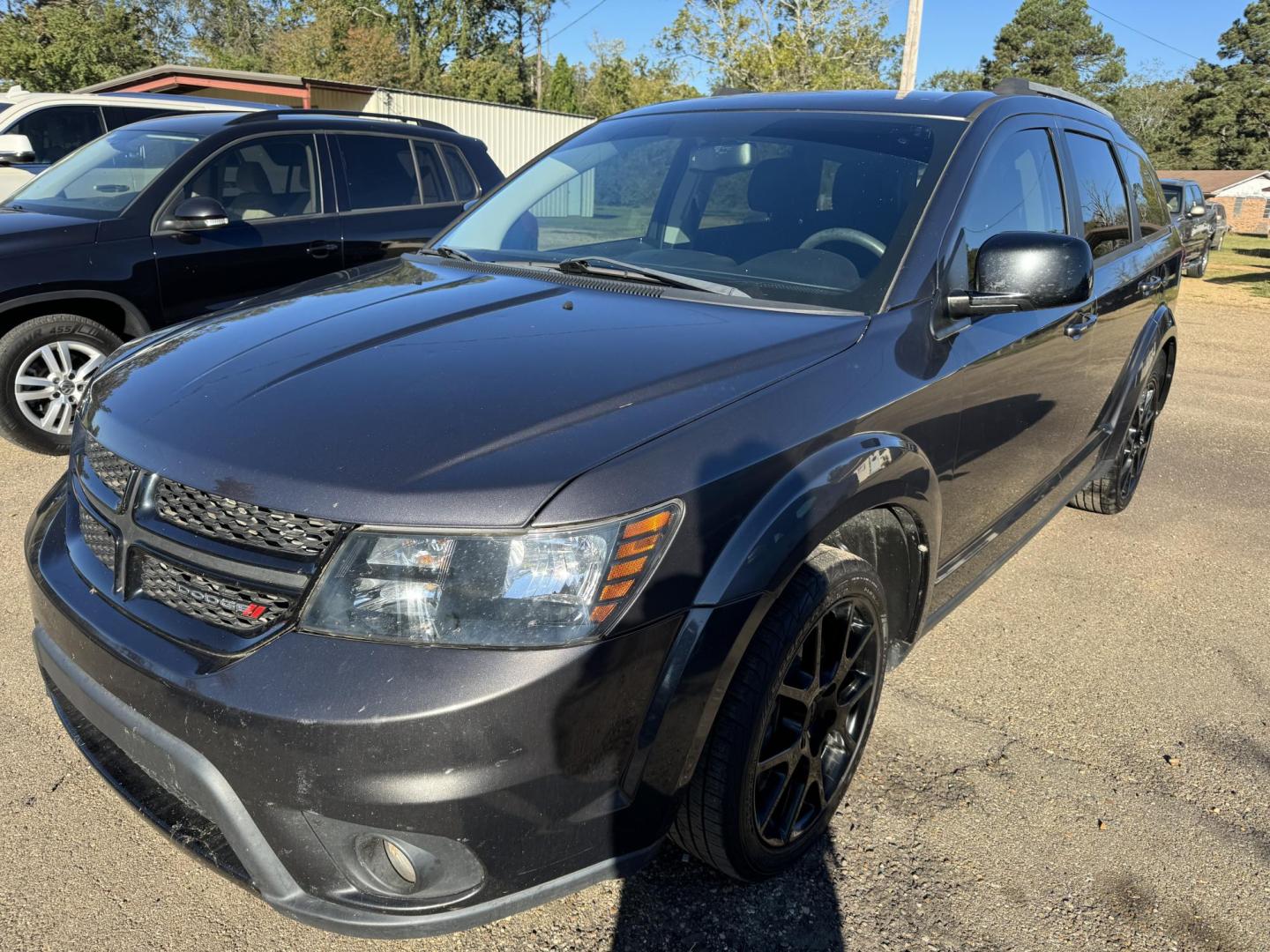 2017 Gray /Black Dodge Journey SXT (3C4PDCBG1HT) with an 3.6L V6 DOHC 24V engine, 4A transmission, located at 401 First NE, Bearden, AR, 71720, (870) 687-3414, 33.726528, -92.611519 - Photo#0