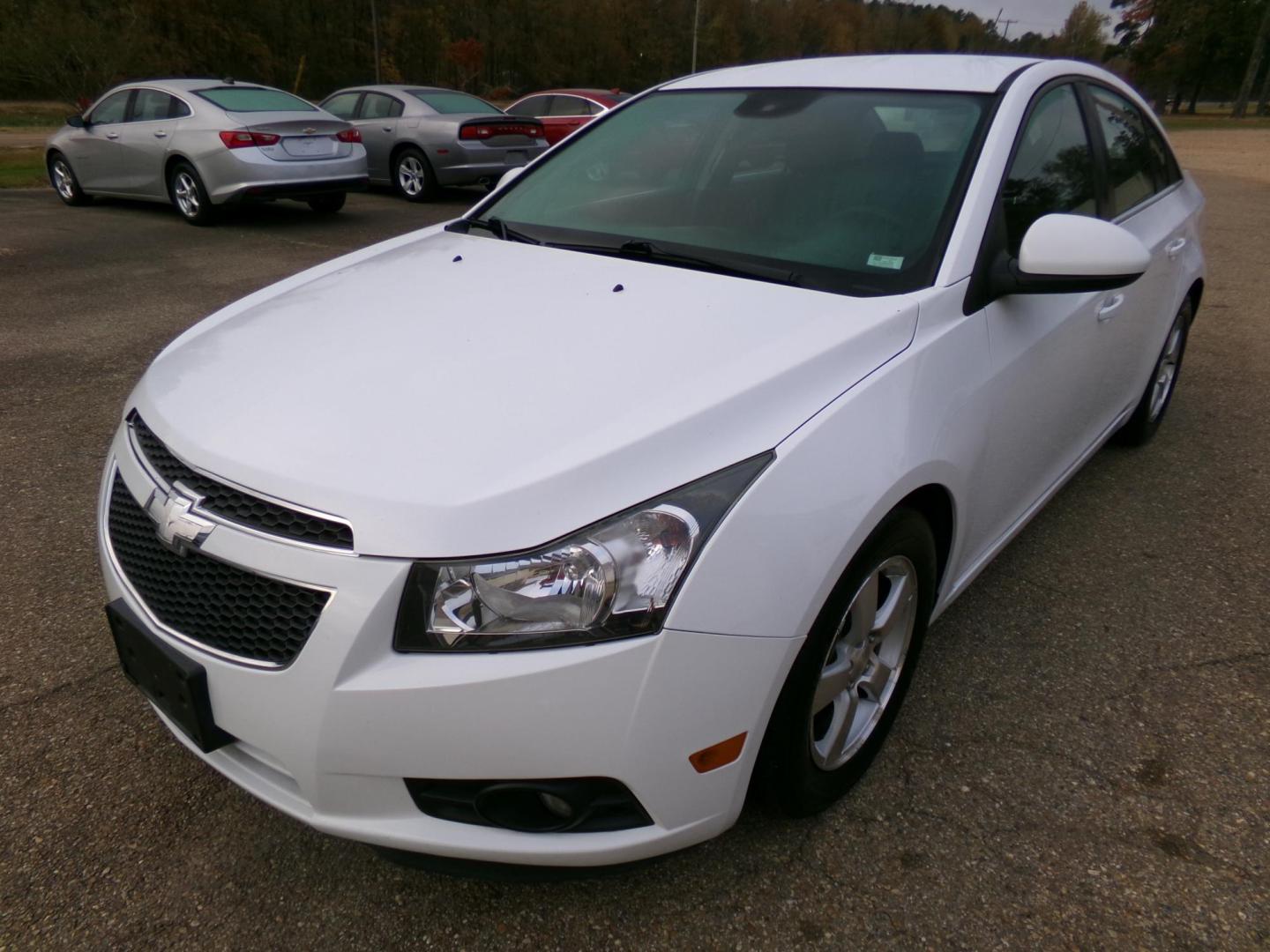 2014 White /Black Chevrolet Cruze 1LT Auto (1G1PC5SB4E7) with an 1.4L L4 DOHC 16V TURBO engine, 6-Speed Automatic transmission, located at 401 First NE, Bearden, AR, 71720, (870) 687-3414, 33.726528, -92.611519 - Photo#0