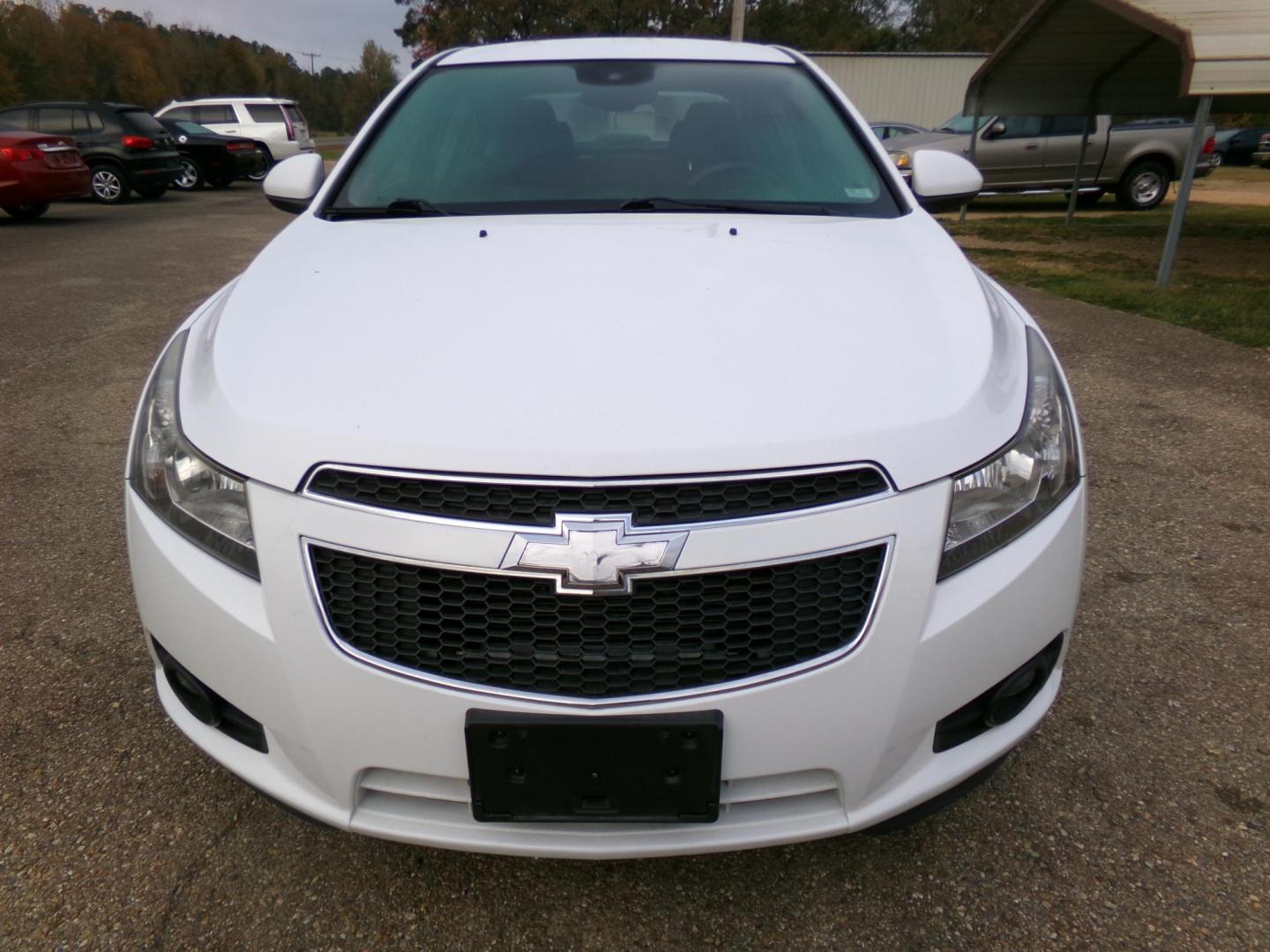 2014 White /Black Chevrolet Cruze 1LT Auto (1G1PC5SB4E7) with an 1.4L L4 DOHC 16V TURBO engine, 6-Speed Automatic transmission, located at 401 First NE, Bearden, AR, 71720, (870) 687-3414, 33.726528, -92.611519 - Photo#20