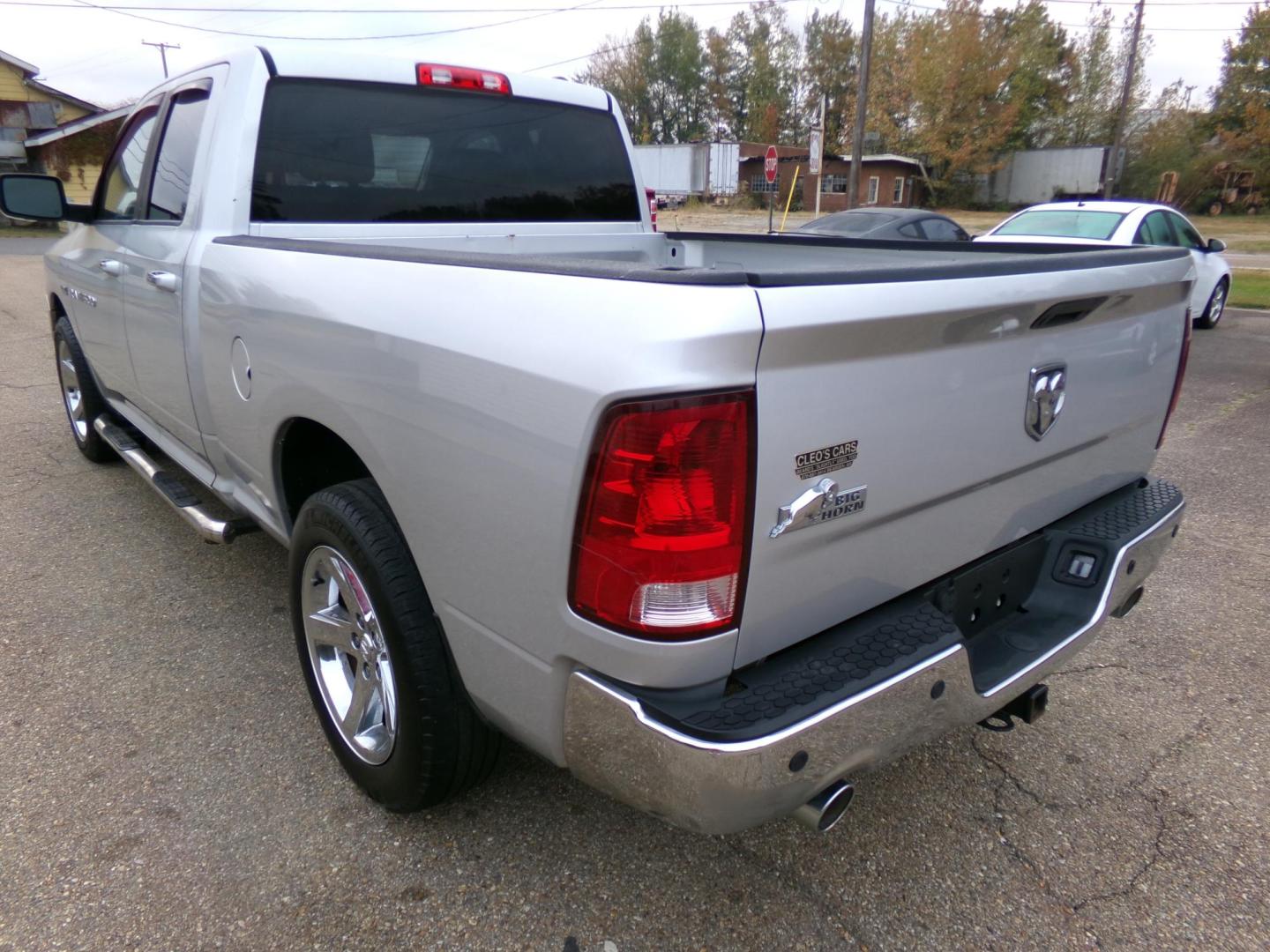 2012 Dodge Ram 1500 SLT Quad Cab 2WD (1C6RD6GT1CS) with an 5.7L V8 OHV 16V engine, 6-Speed Automatic transmission, located at 401 First NE, Bearden, AR, 71720, (870) 687-3414, 33.726528, -92.611519 - Photo#2