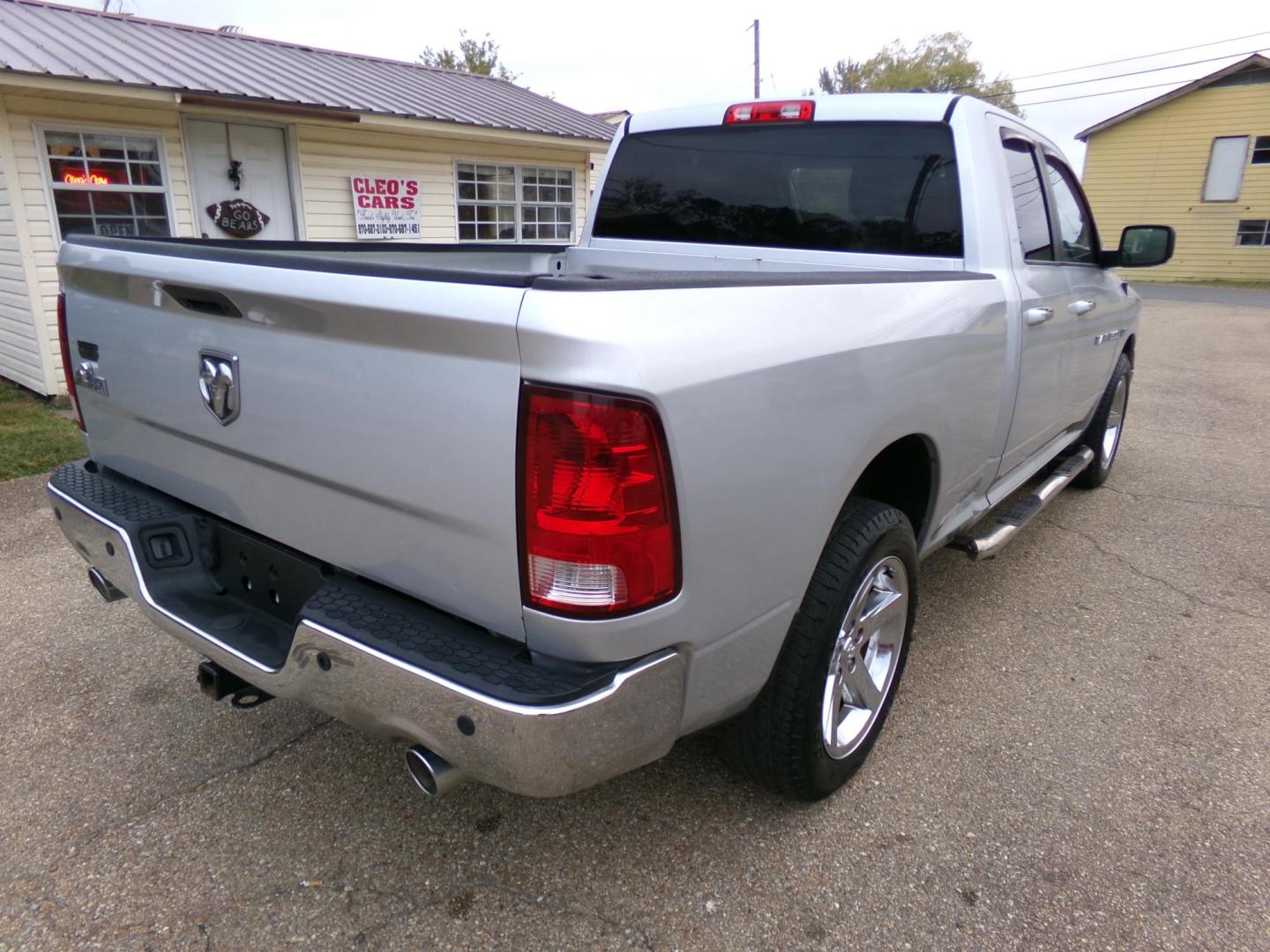 2012 Dodge Ram 1500 SLT Quad Cab 2WD (1C6RD6GT1CS) with an 5.7L V8 OHV 16V engine, 6-Speed Automatic transmission, located at 401 First NE, Bearden, AR, 71720, (870) 687-3414, 33.726528, -92.611519 - Photo#21