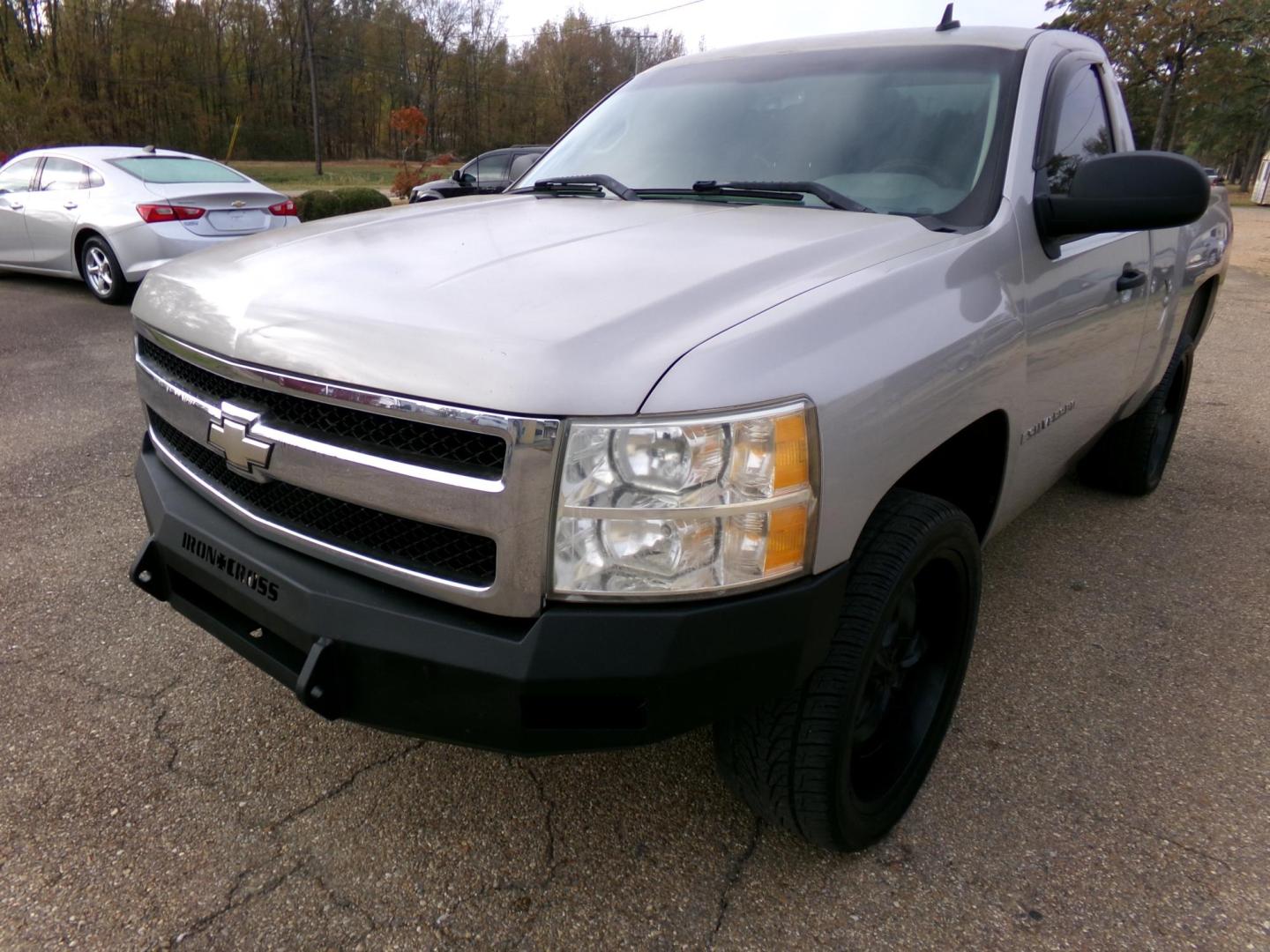 2008 Chevrolet Silverado 1500 LT1 Long Box 2WD (1GCEC14X88Z) with an 4.3L V6 OHV 12V engine, 4-Speed Automatic Overdrive transmission, located at 401 First NE, Bearden, AR, 71720, (870) 687-3414, 33.726528, -92.611519 - Photo#0