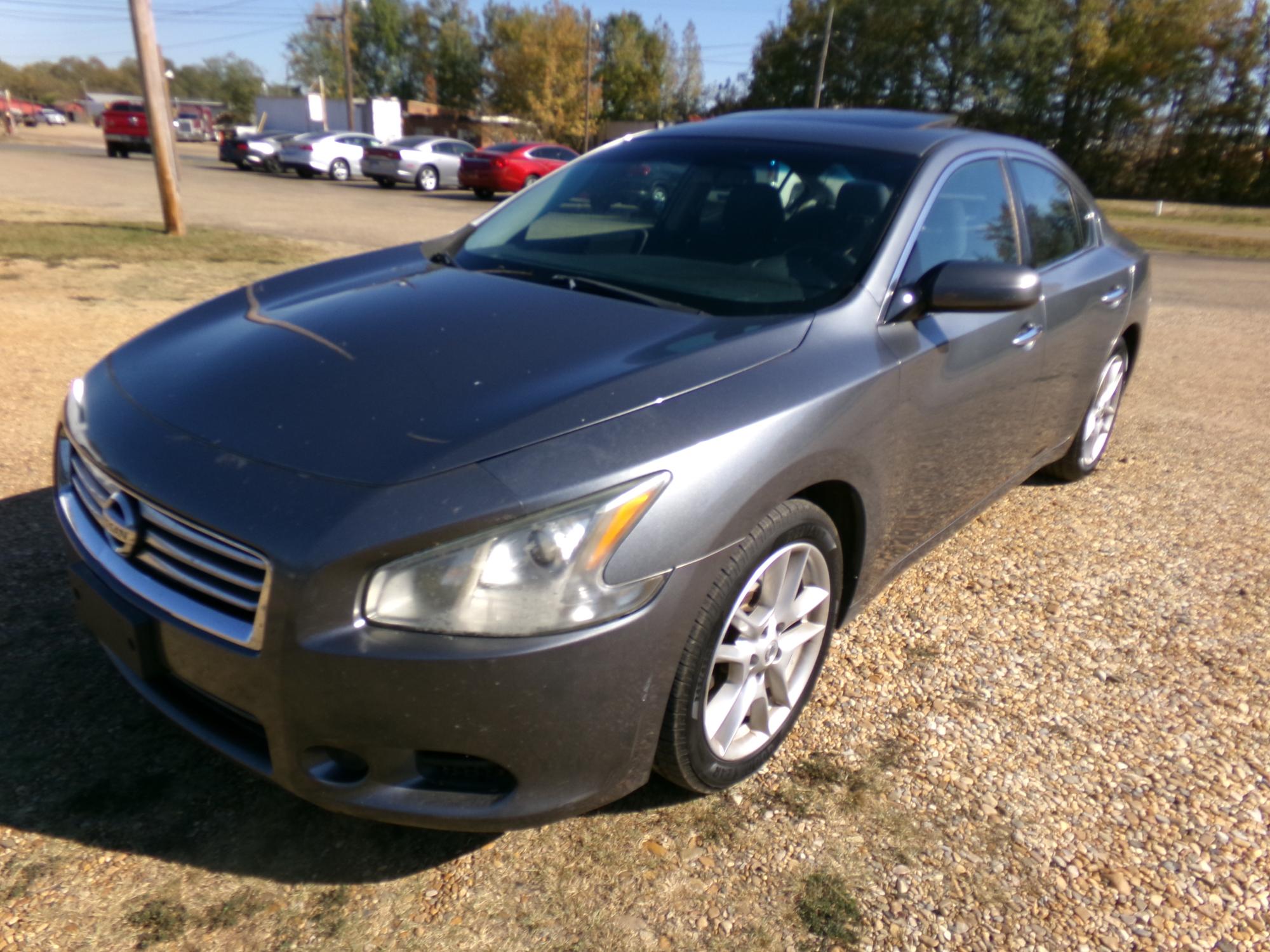 photo of 2014 Nissan Maxima SV