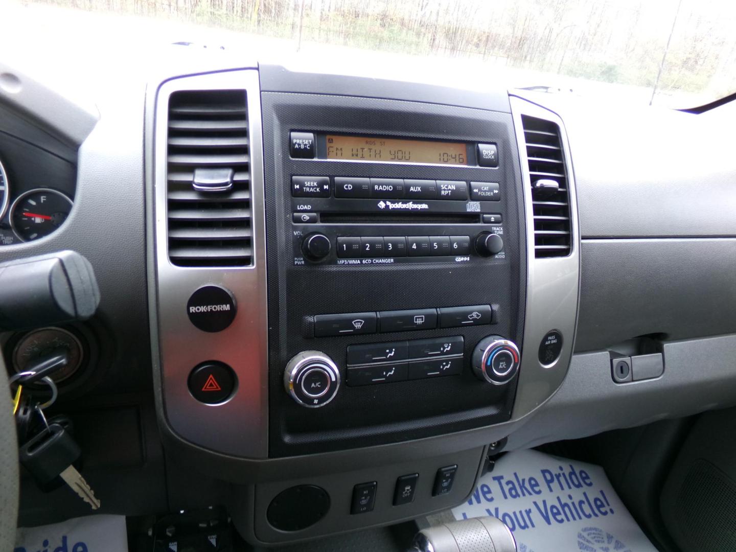 2012 Hippo Gray Metallic /Gray Nissan Frontier S Crew Cab 2WD (1N6AD0ER8CC) with an 4.0L V6 DOHC 24V engine, 5-Speed Automatic transmission, located at 401 First NE, Bearden, AR, 71720, (870) 687-3414, 33.726528, -92.611519 - Photo#9