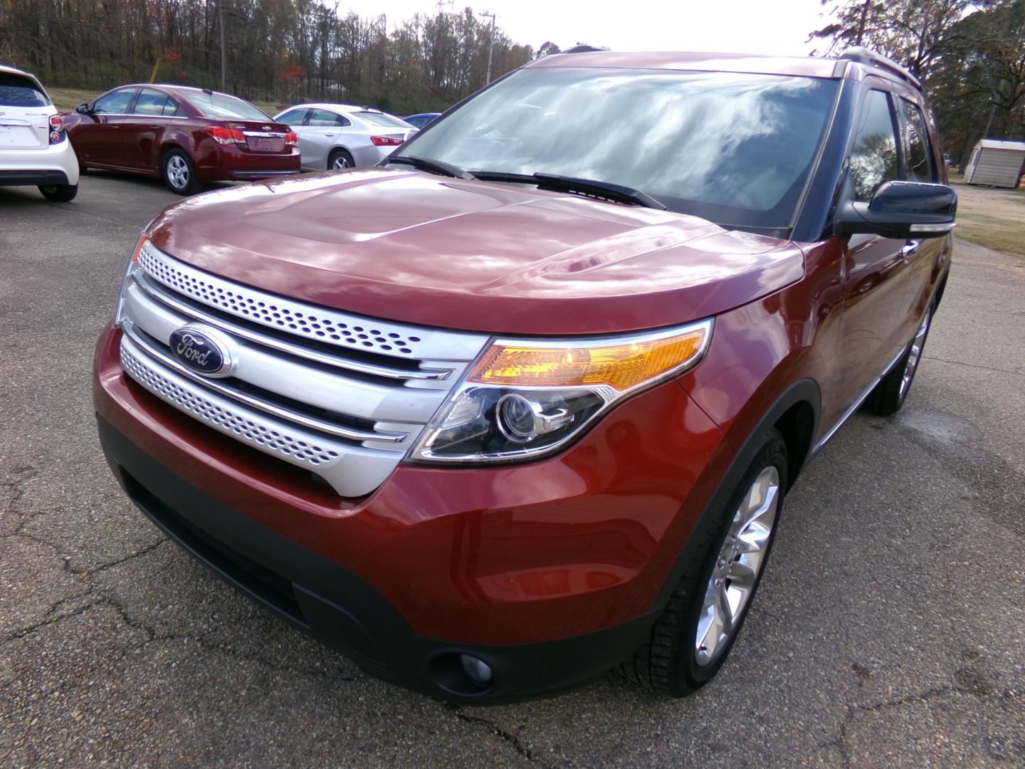 2014 Sunset Metallic /Cream Ford Explorer XLT 4WD (1FM5K8D8XEG) with an 3.5L V6 DOHC 24V engine, 6-Speed Automatic transmission, located at 401 First NE, Bearden, AR, 71720, (870) 687-3414, 33.726528, -92.611519 - Photo#0