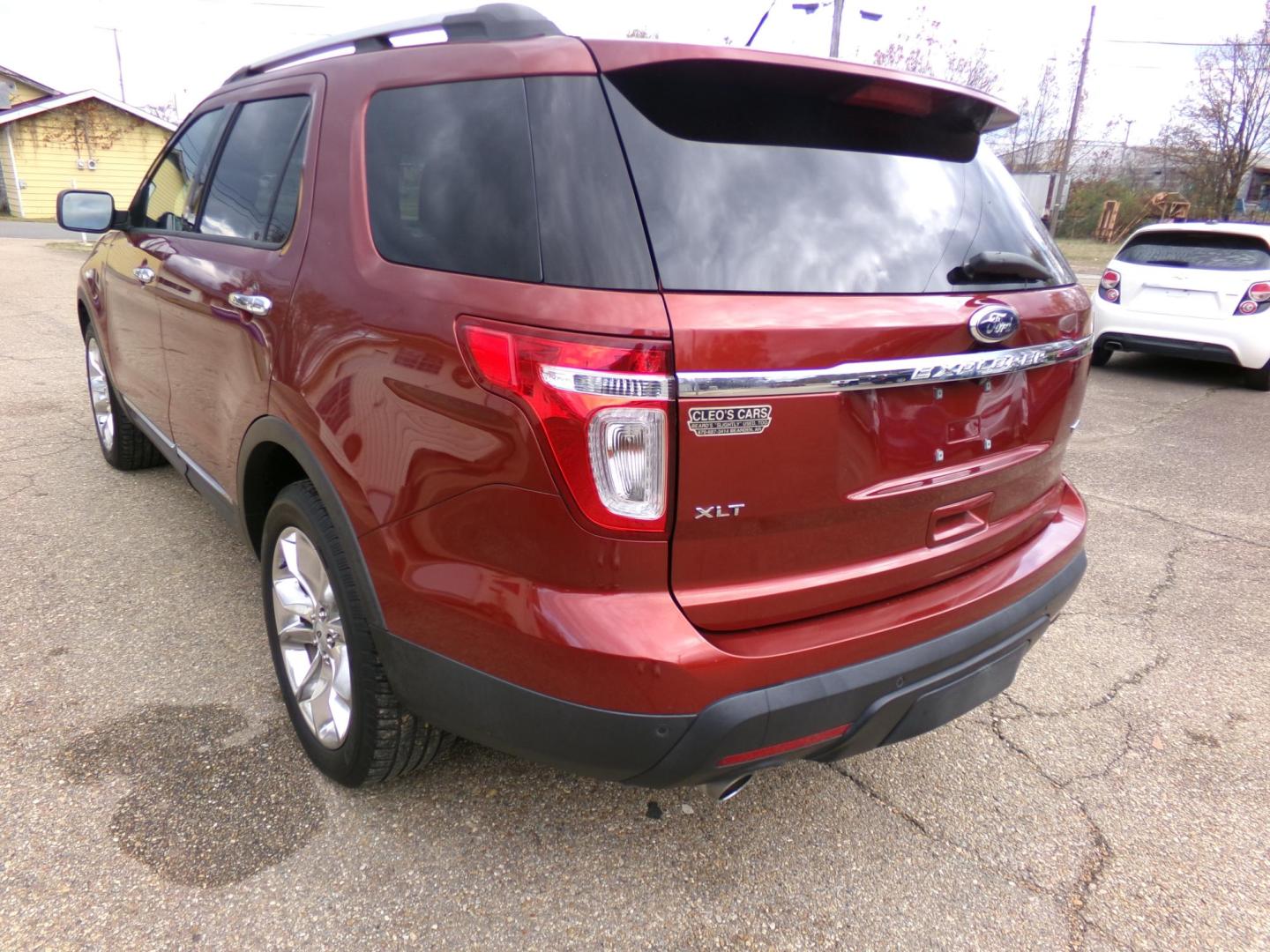 2014 Sunset Metallic /Cream Ford Explorer XLT 4WD (1FM5K8D8XEG) with an 3.5L V6 DOHC 24V engine, 6-Speed Automatic transmission, located at 401 First NE, Bearden, AR, 71720, (870) 687-3414, 33.726528, -92.611519 - Photo#2