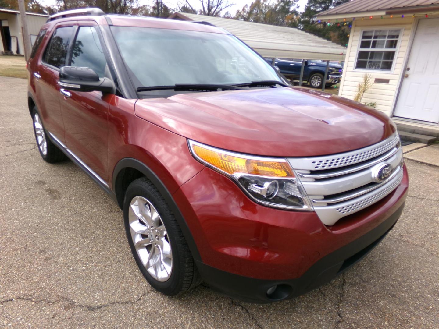 2014 Sunset Metallic /Cream Ford Explorer XLT 4WD (1FM5K8D8XEG) with an 3.5L V6 DOHC 24V engine, 6-Speed Automatic transmission, located at 401 First NE, Bearden, AR, 71720, (870) 687-3414, 33.726528, -92.611519 - Photo#27