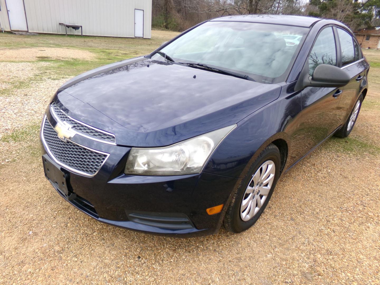 2011 Moroccan Blue Metallic /Gray Chevrolet Cruze 2LS (1G1PC5SHXB7) with an 1.8L L4 DOHC 16V FFV engine, 6-Speed Automatic transmission, located at 401 First NE, Bearden, AR, 71720, (870) 687-3414, 33.726528, -92.611519 - Photo#0