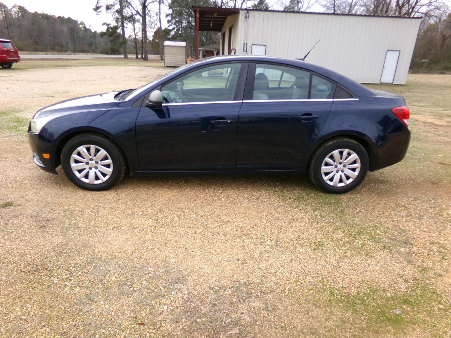 2011 Moroccan Blue Metallic /Gray Chevrolet Cruze 2LS (1G1PC5SHXB7) with an 1.8L L4 DOHC 16V FFV engine, 6-Speed Automatic transmission, located at 401 First NE, Bearden, AR, 71720, (870) 687-3414, 33.726528, -92.611519 - Photo#1