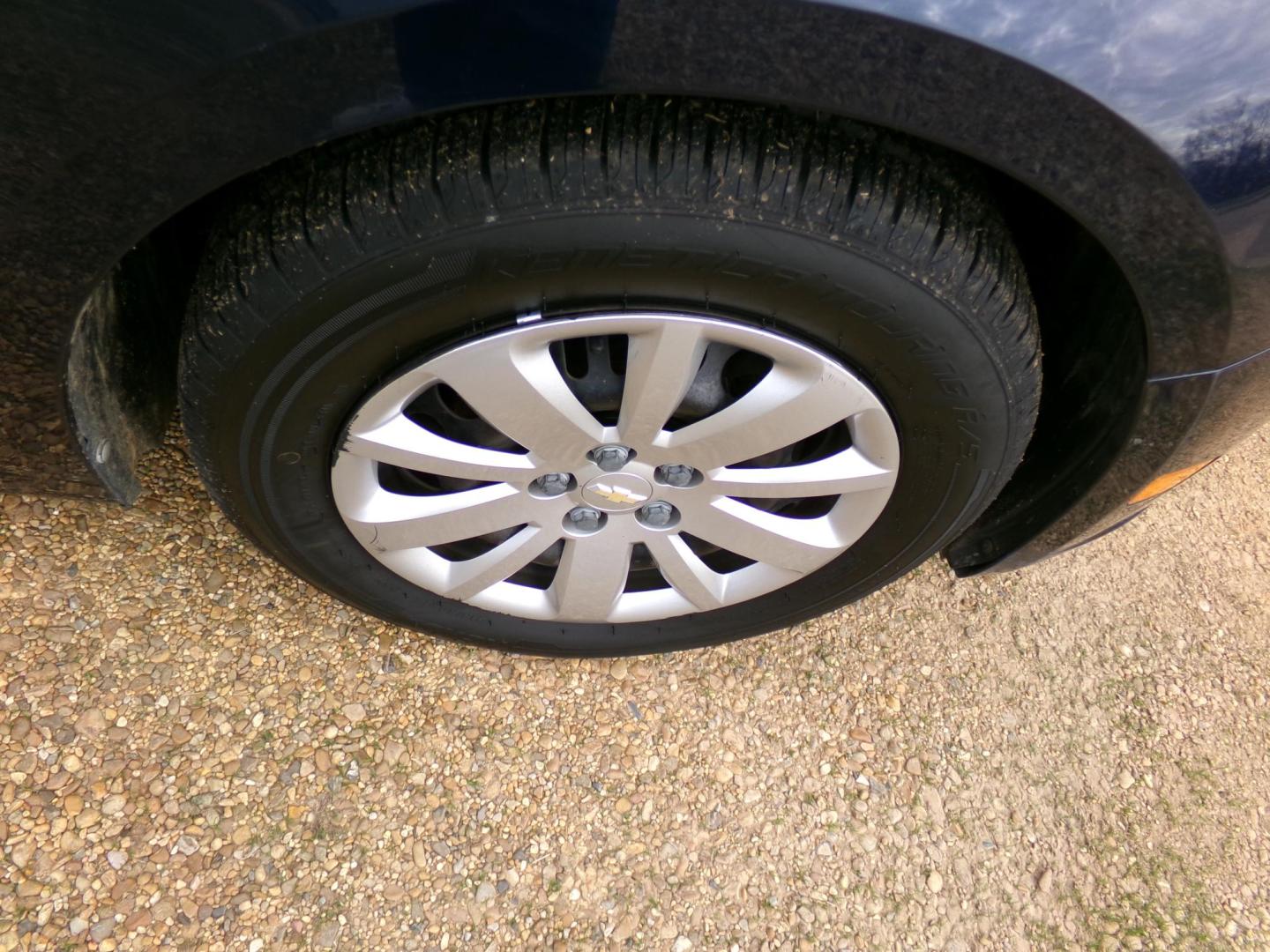 2011 Moroccan Blue Metallic /Gray Chevrolet Cruze 2LS (1G1PC5SHXB7) with an 1.8L L4 DOHC 16V FFV engine, 6-Speed Automatic transmission, located at 401 First NE, Bearden, AR, 71720, (870) 687-3414, 33.726528, -92.611519 - Photo#4