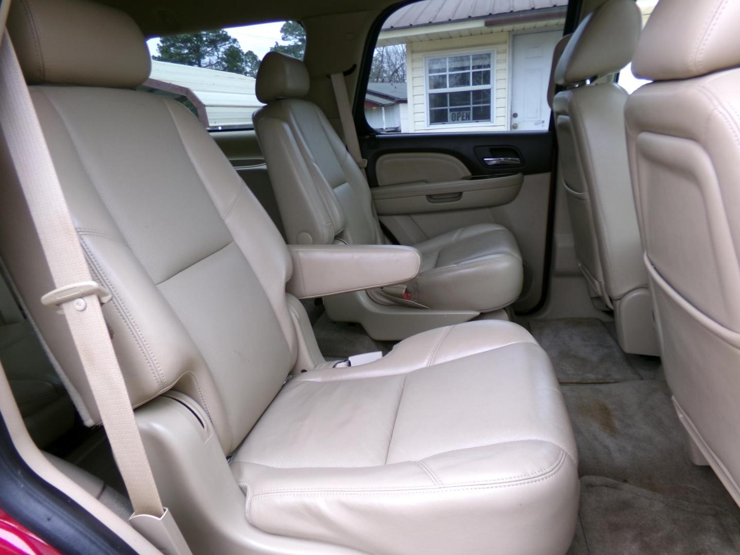 2010 Red Jewel Tintcoat /Tan GMC Yukon Denali 4WD (1GKUKEEF6AR) with an 6.2L V8 OHV 16V engine, 4-Speed Automatic transmission, located at 401 First NE, Bearden, AR, 71720, (870) 687-3414, 33.726528, -92.611519 - Photo#20