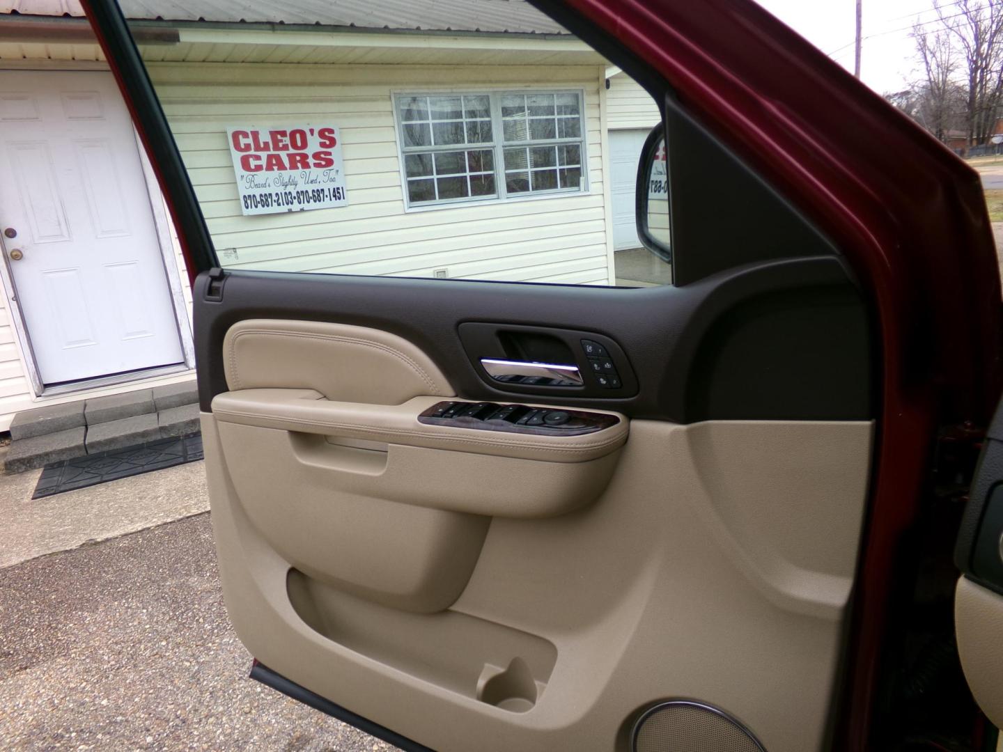 2010 Red Jewel Tintcoat /Tan GMC Yukon Denali 4WD (1GKUKEEF6AR) with an 6.2L V8 OHV 16V engine, 4-Speed Automatic transmission, located at 401 First NE, Bearden, AR, 71720, (870) 687-3414, 33.726528, -92.611519 - Photo#8