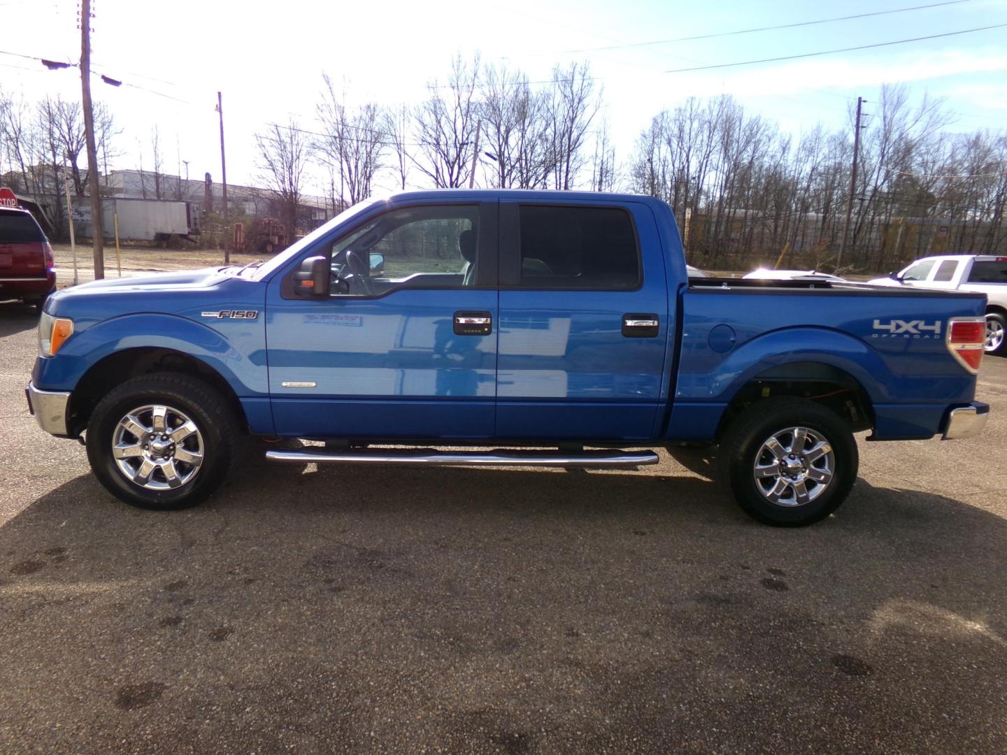 2014 Blue Flame Metallic /Gray Ford F-150 XLT SuperCrew 5.5-ft. Bed 4WD (1FTFW1ET5EK) with an 3.5L V6 TURBO engine, 6-Speed Automatic transmission, located at 401 First NE, Bearden, AR, 71720, (870) 687-3414, 33.726528, -92.611519 - Photo#1